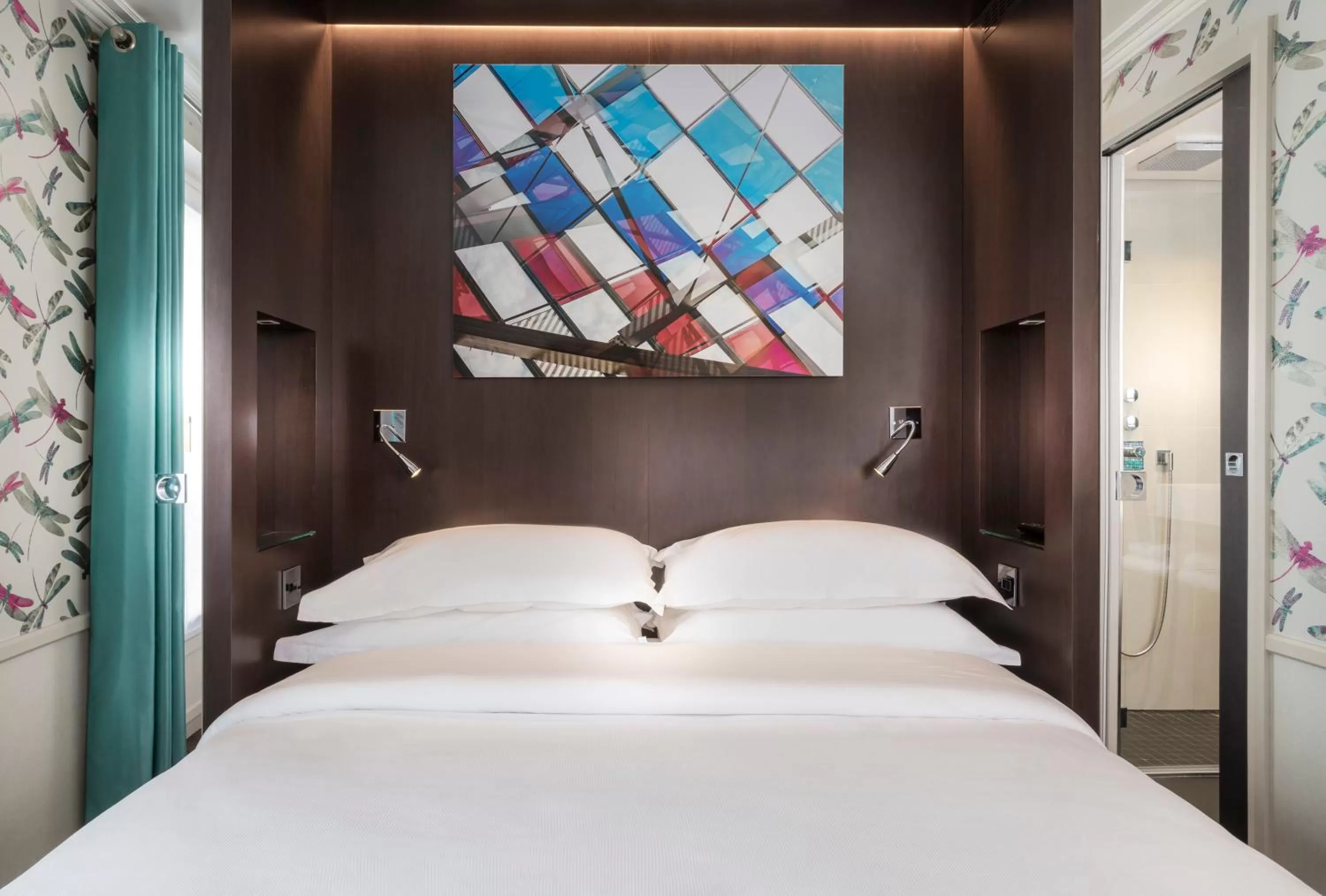 Bed in Vendôme Opera Hotel