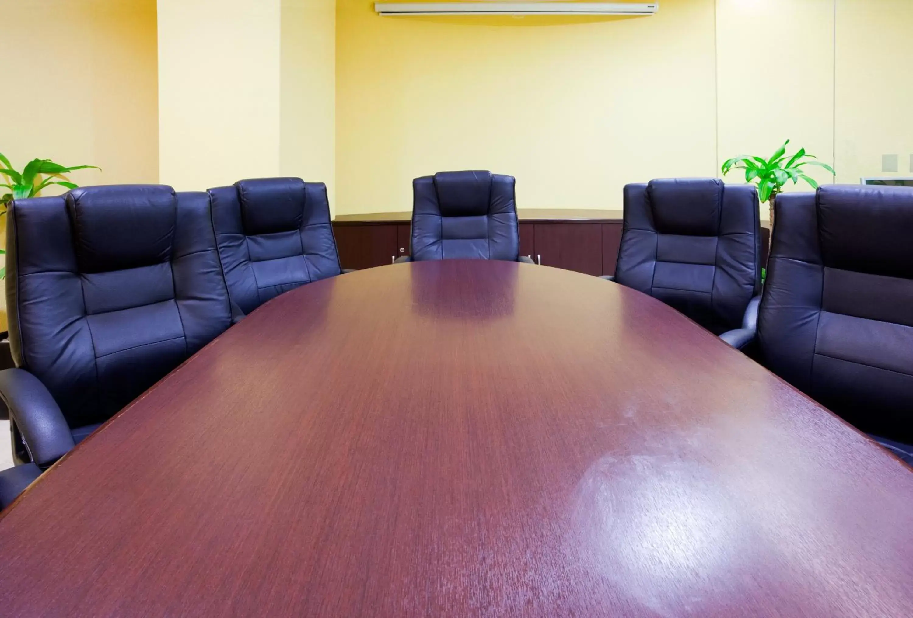 Meeting/conference room in Holiday Inn Puebla Finsa, an IHG Hotel