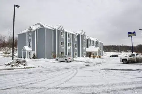 Facade/entrance, Winter in Microtel Inn & Suites by Wyndham Hazelton/Bruceton Mills