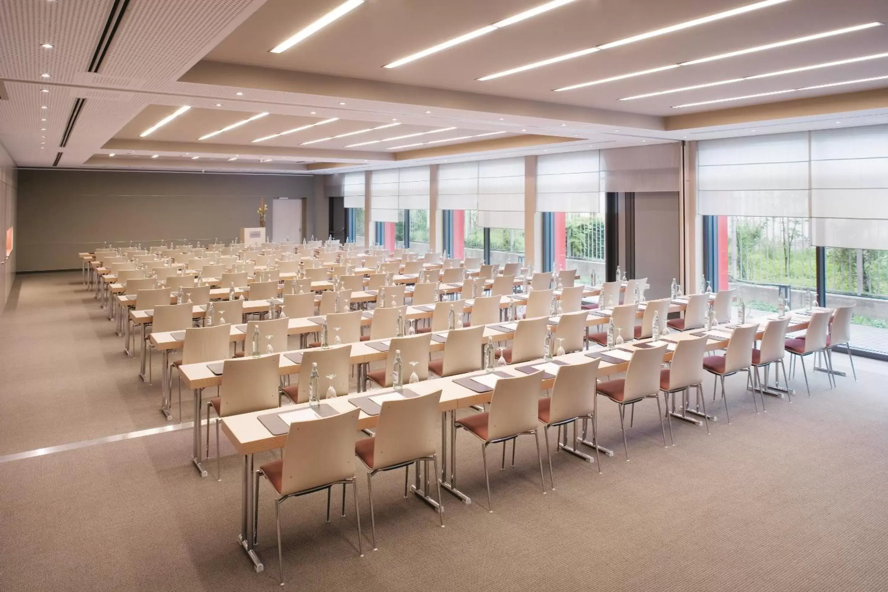 Meeting/conference room in Mövenpick Hotel Frankfurt City Messe