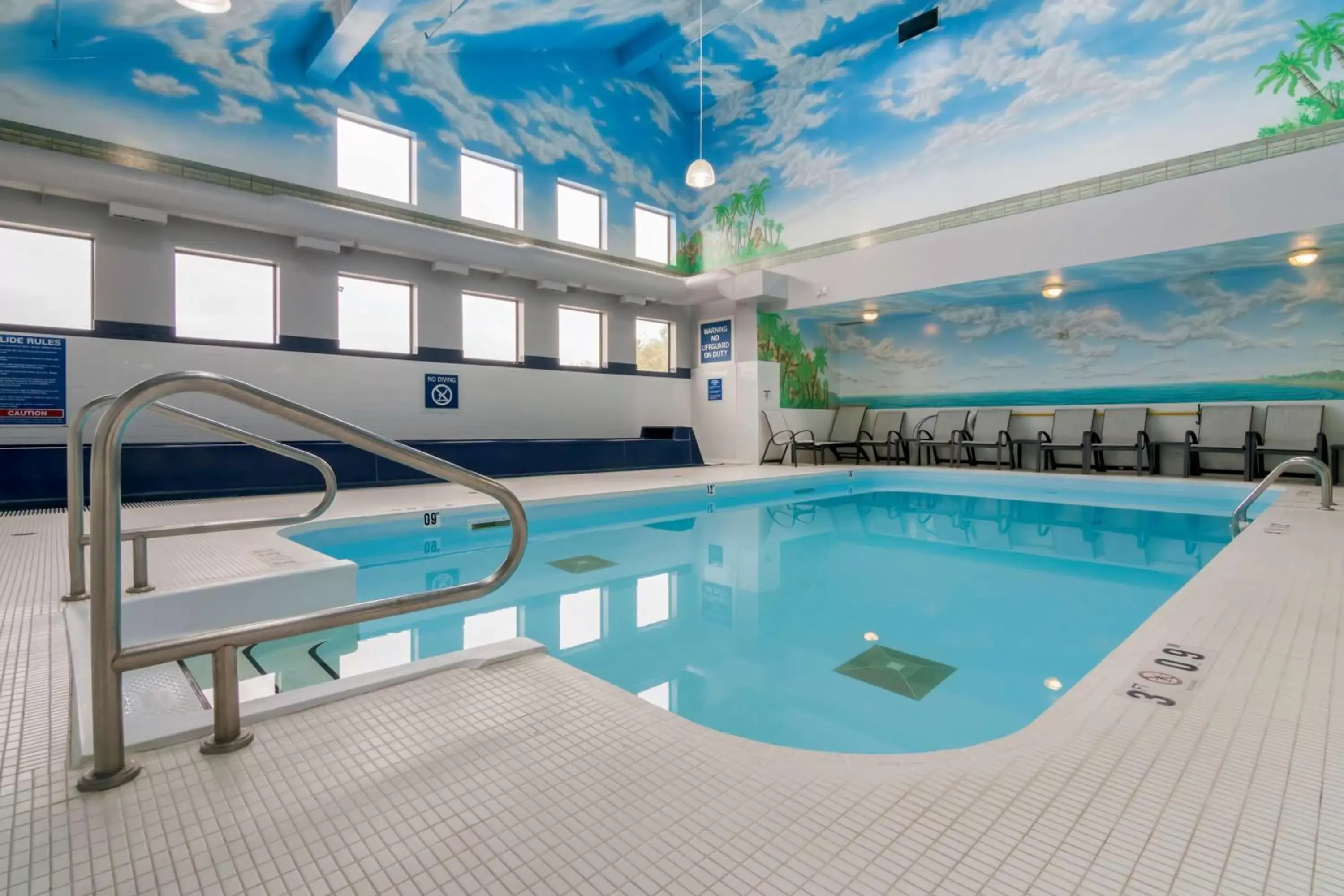 Pool view, Swimming Pool in Best Western Premier Aberdeen Kamloops