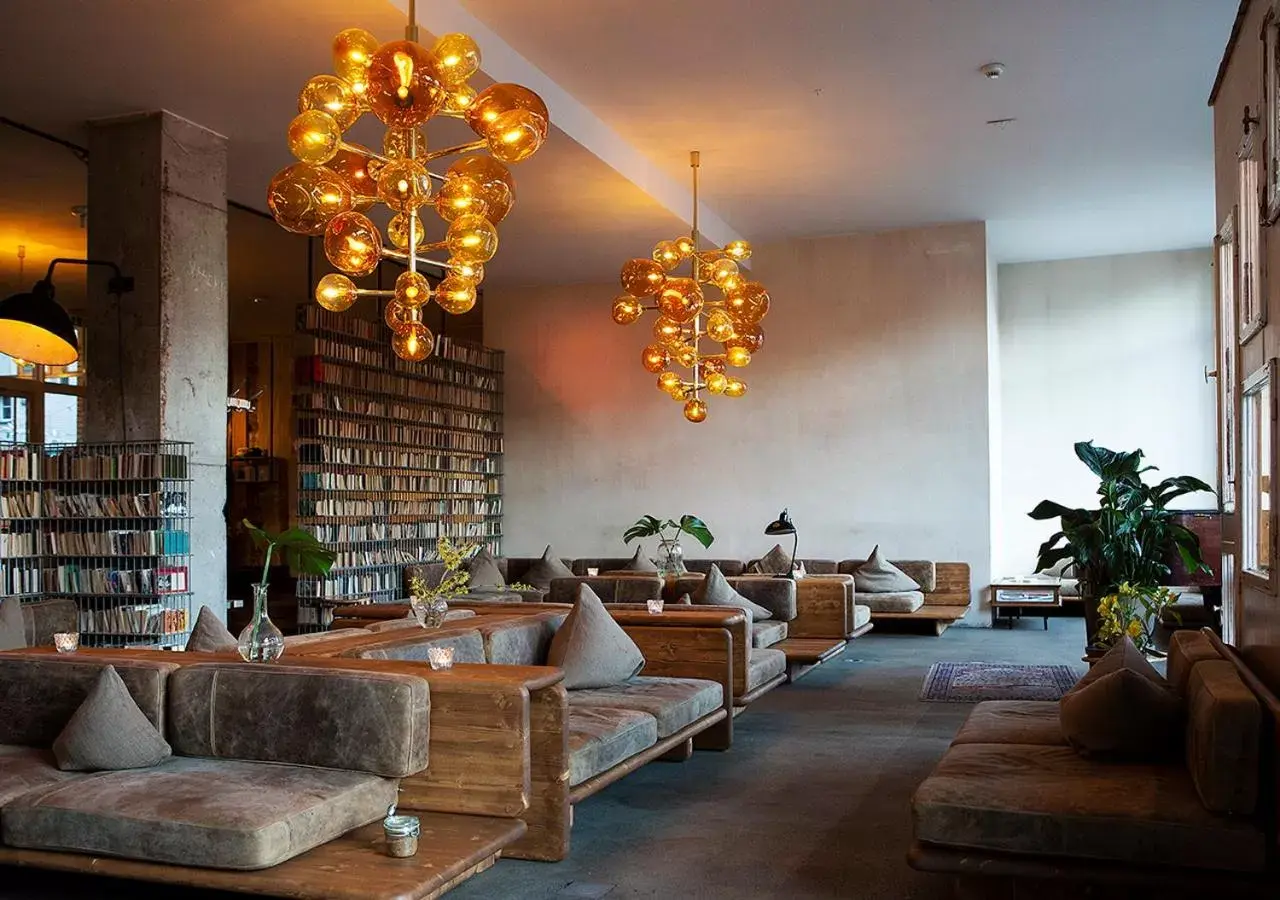 Lounge or bar in Michelberger Hotel