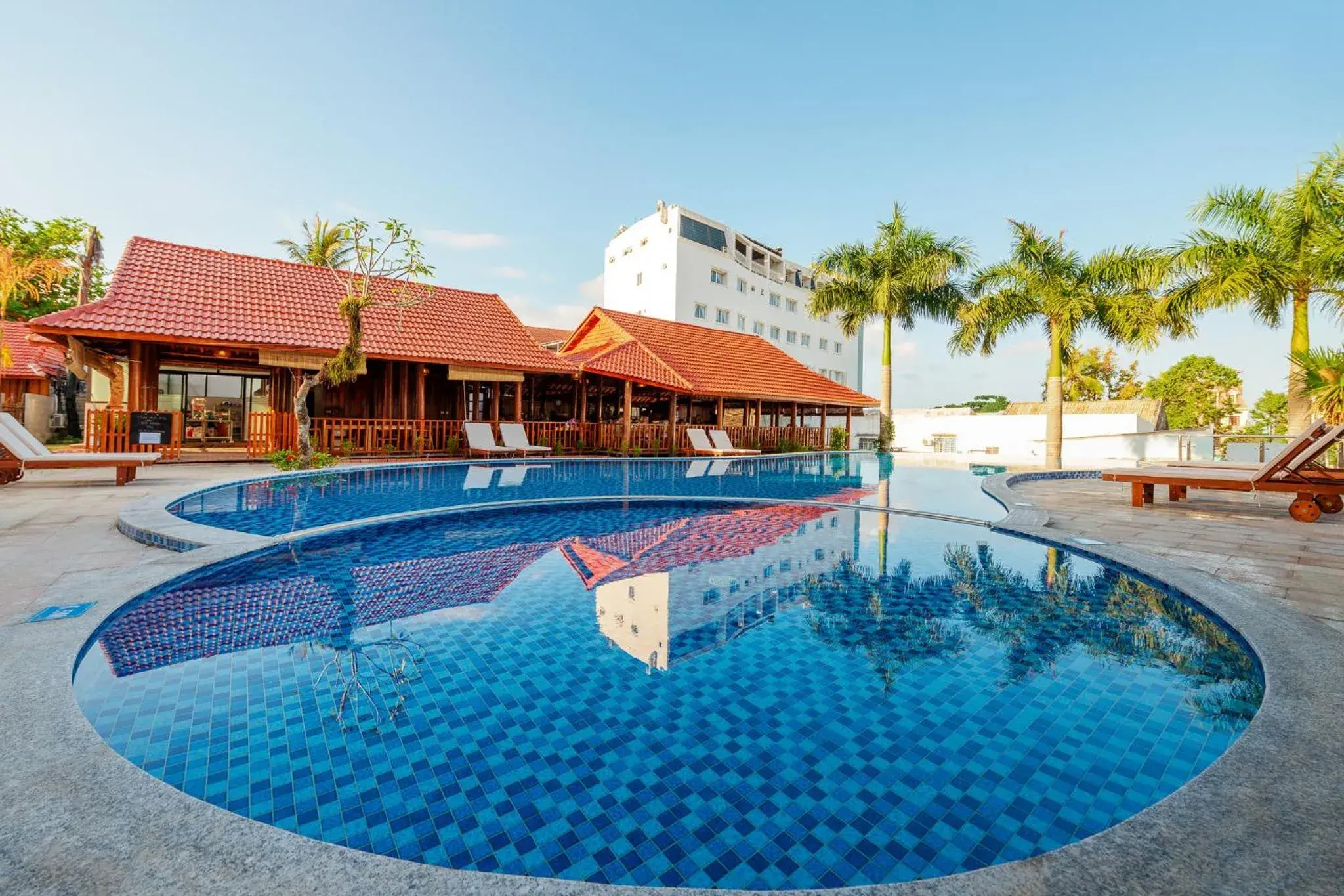 Swimming Pool in Suncosy Central Resort
