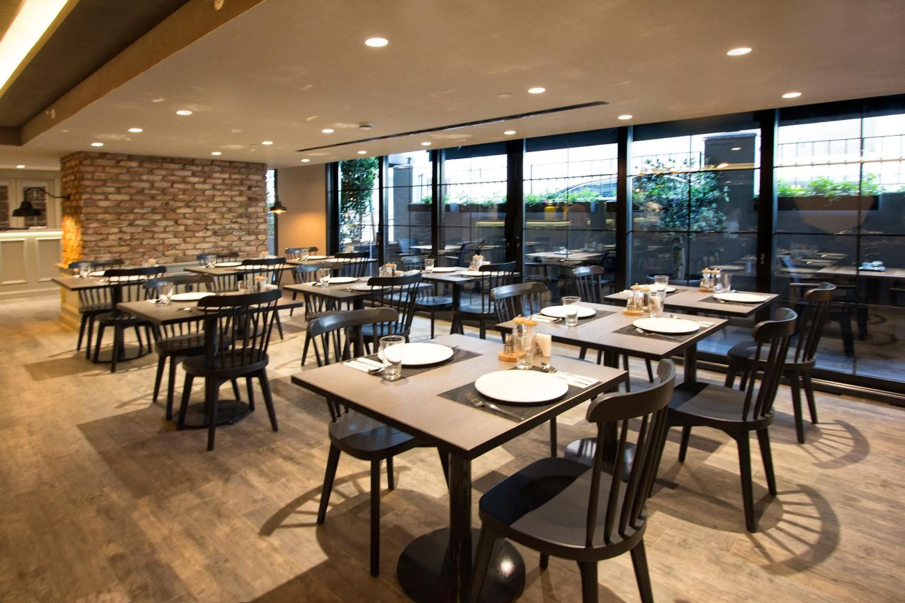 Restaurant/places to eat in Cityloft 81