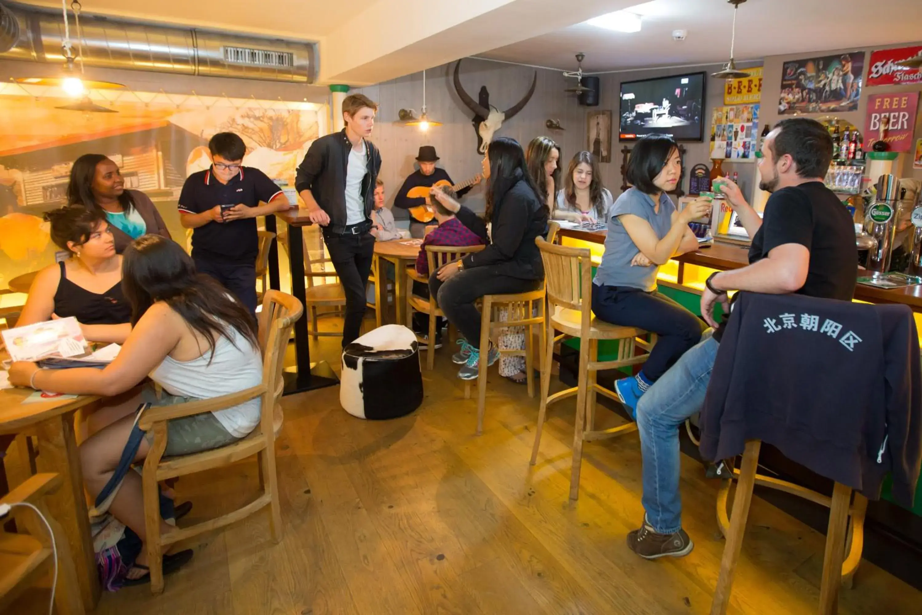 Lounge or bar in a&t Holiday Hostel