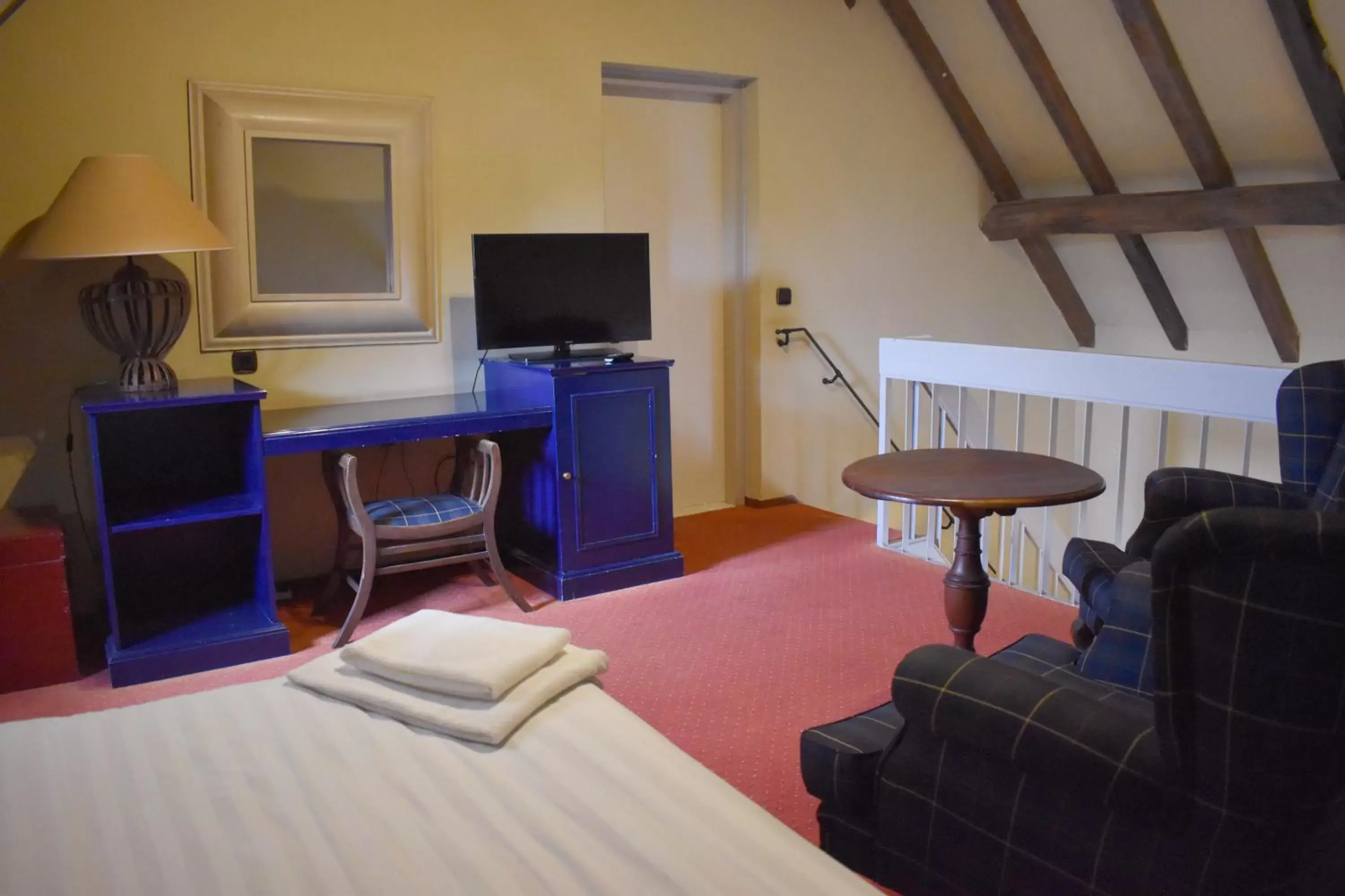 Bedroom, Bed in Fletcher Hotel-Restaurant Kasteel Erenstein Bedroom, Bed in Fletcher Hotel-Restaurant Kasteel Erenstein