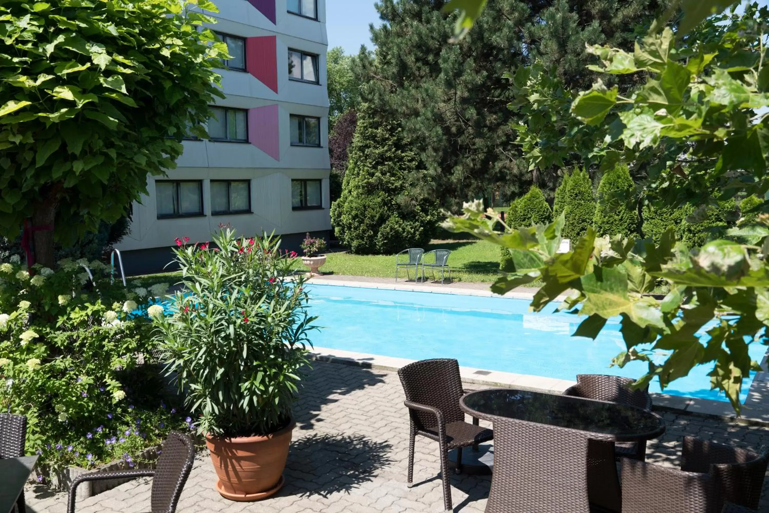Swimming Pool in Ibis Styles Linz