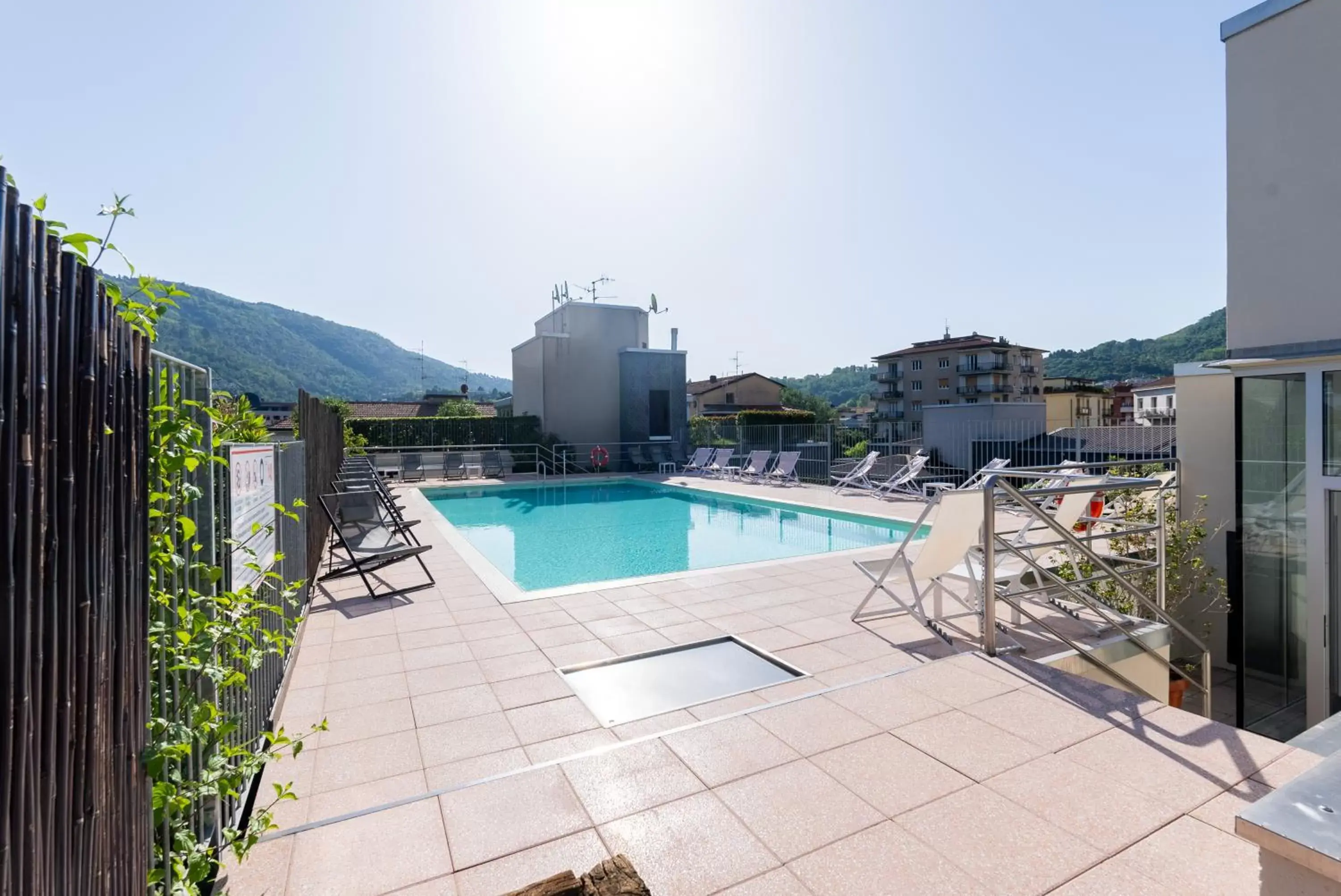 Swimming Pool in Hotel Como