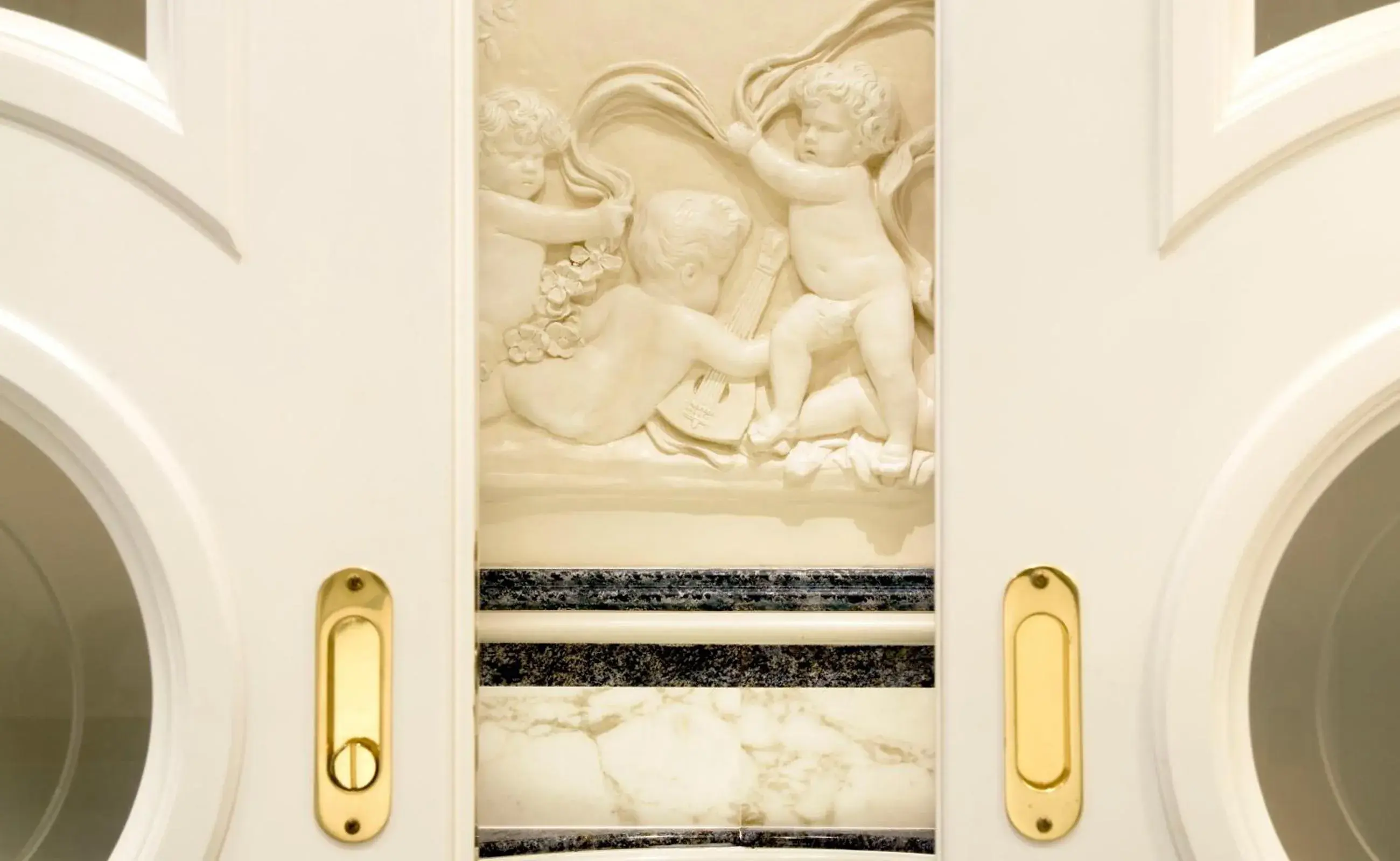 Decorative detail, Bathroom in Grand Hotel Dino