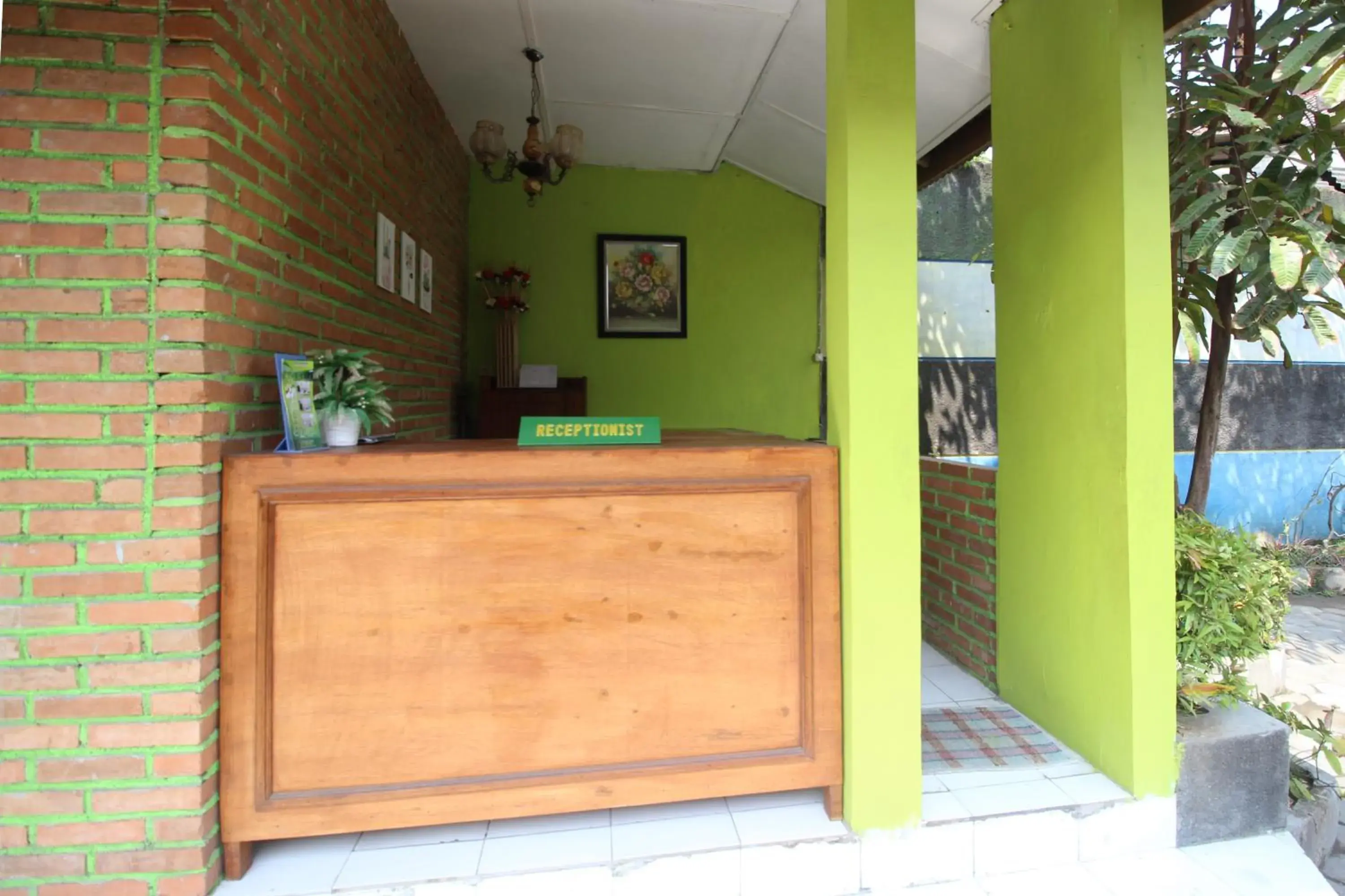 Lobby or reception in RedDoorz @ Jalan Parangtritis Lobby or reception in RedDoorz @ Jalan Parangtritis