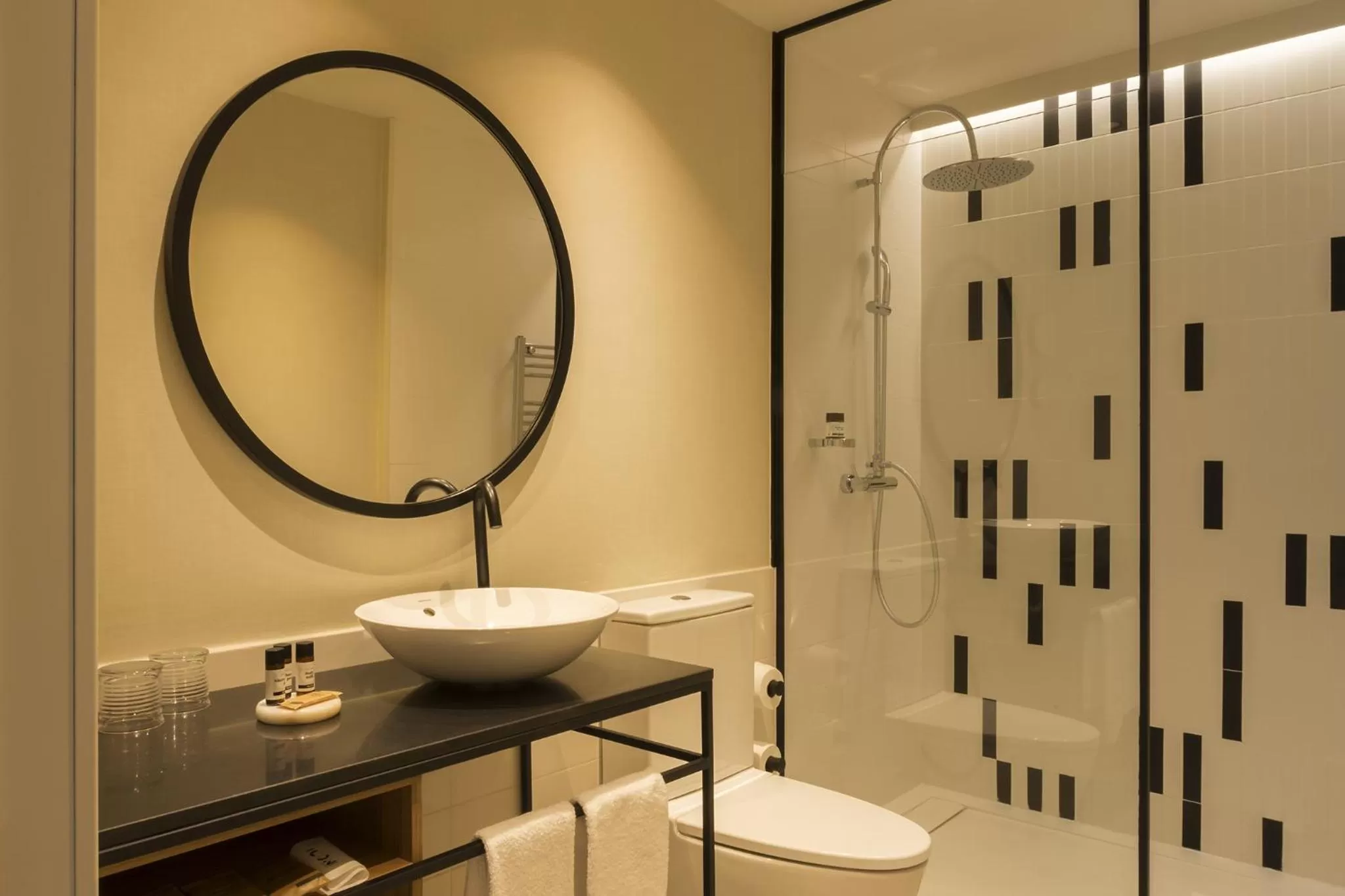 Shower in ICON Embassy