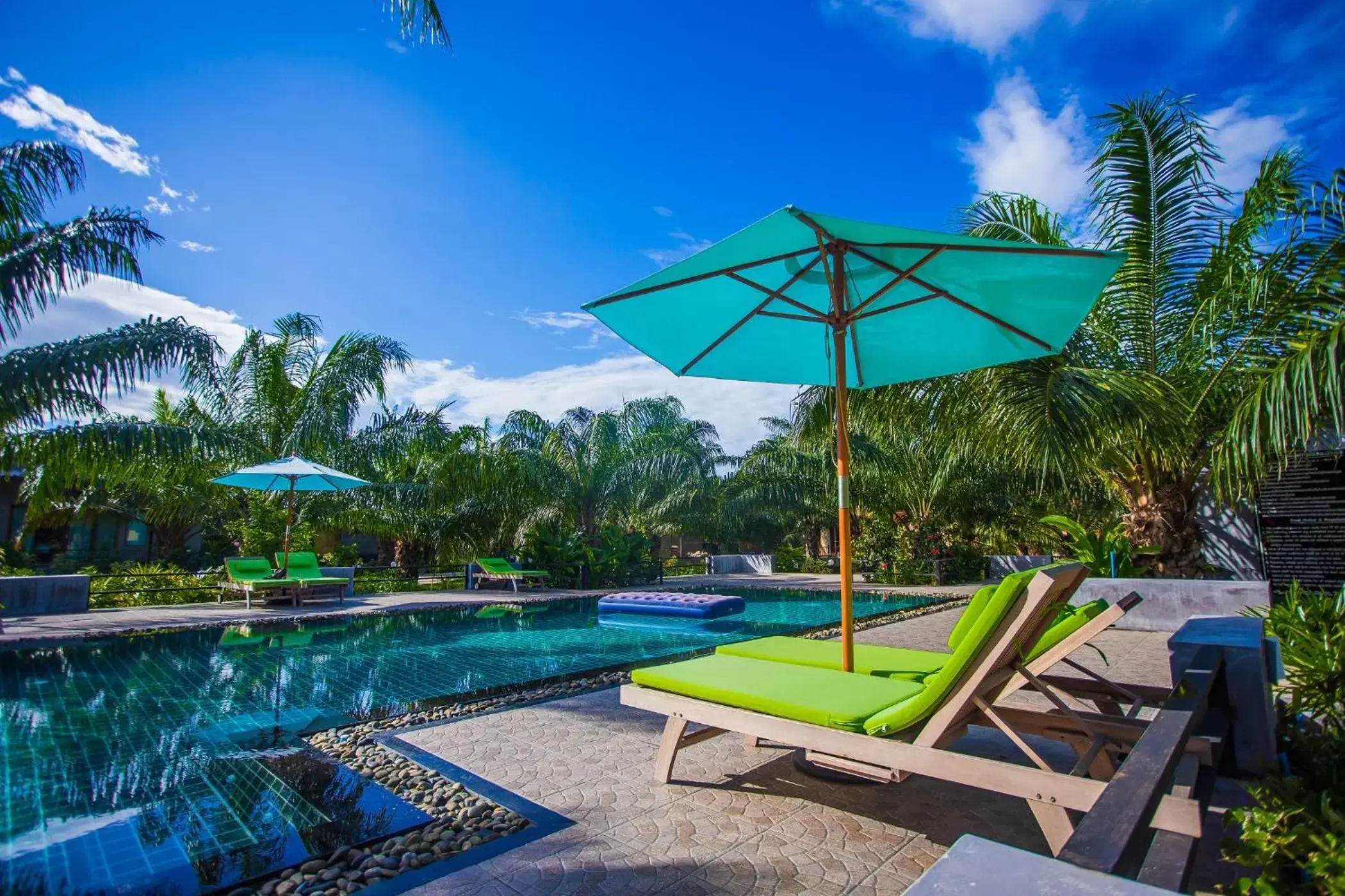 Swimming Pool in Palm Pran Resort