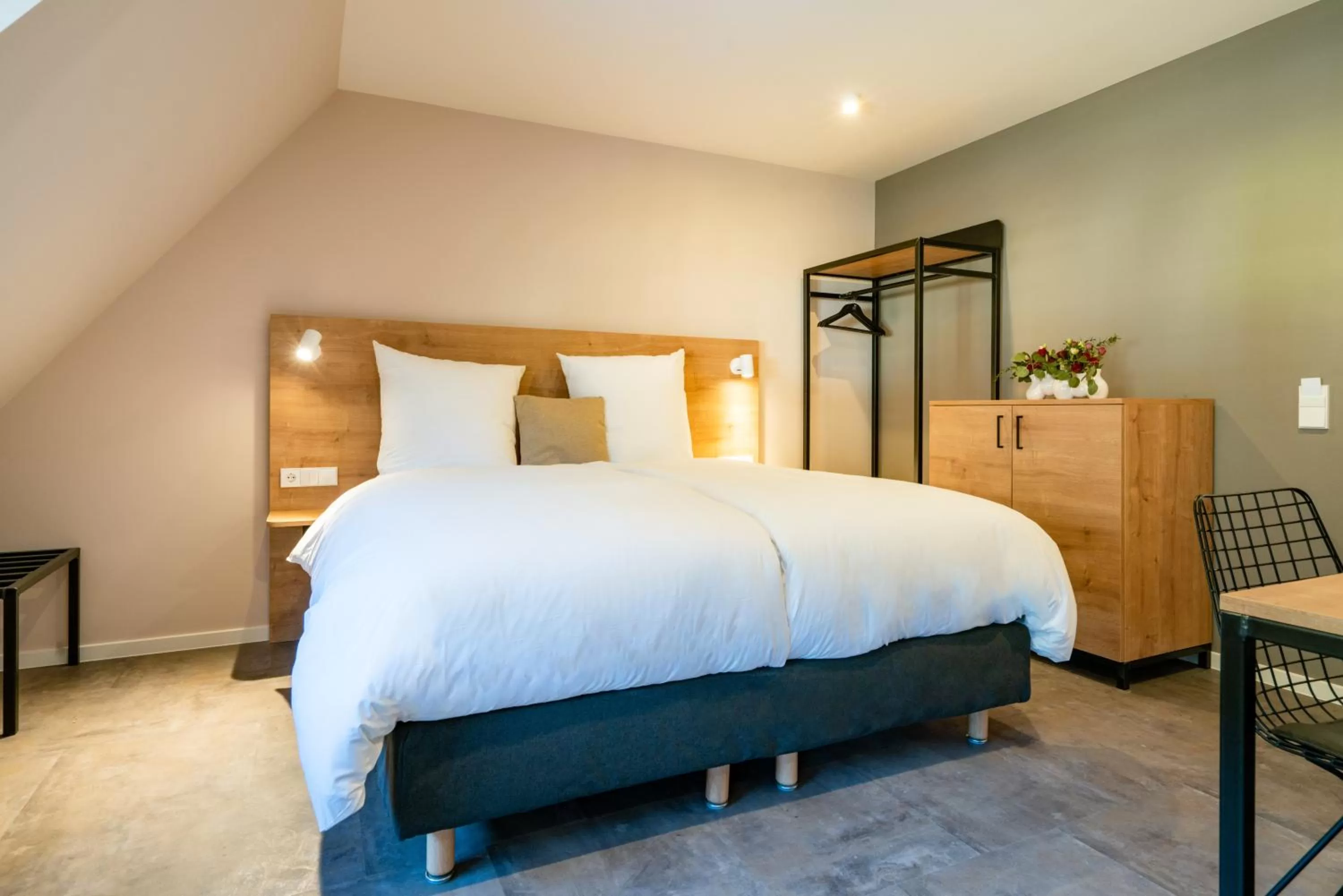 Photo of the whole room, Bed in coucou hotel & kuckucks-stube (Titisee)