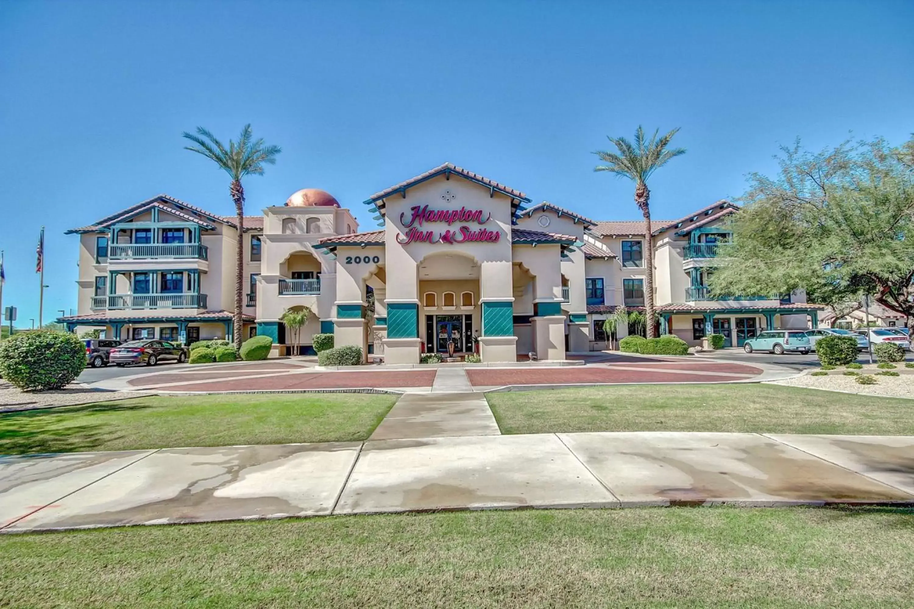 Property Building in Hampton Inn & Suites Phoenix-Goodyear