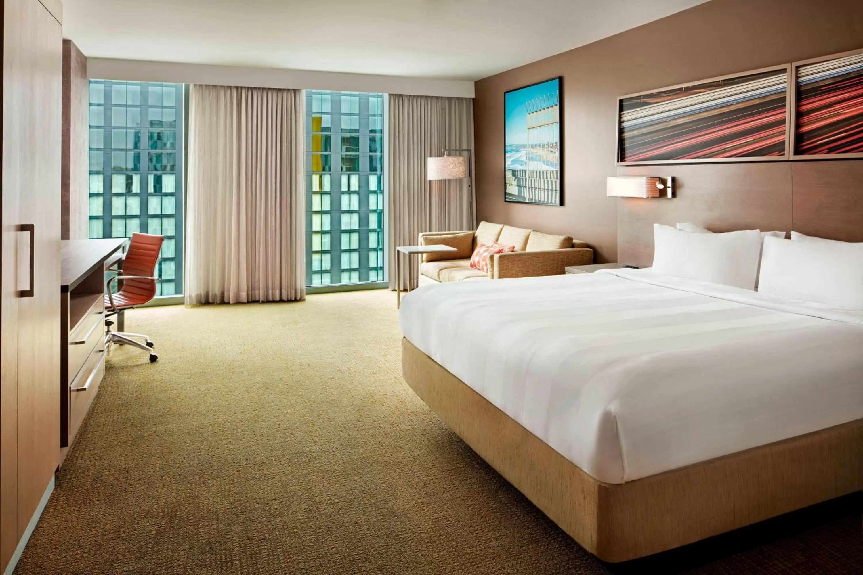 King Studio with Sofa Bed and Roll-in Shower - Mobility Accessible in Residence Inn by Marriott San Diego Downtown/Bayfront