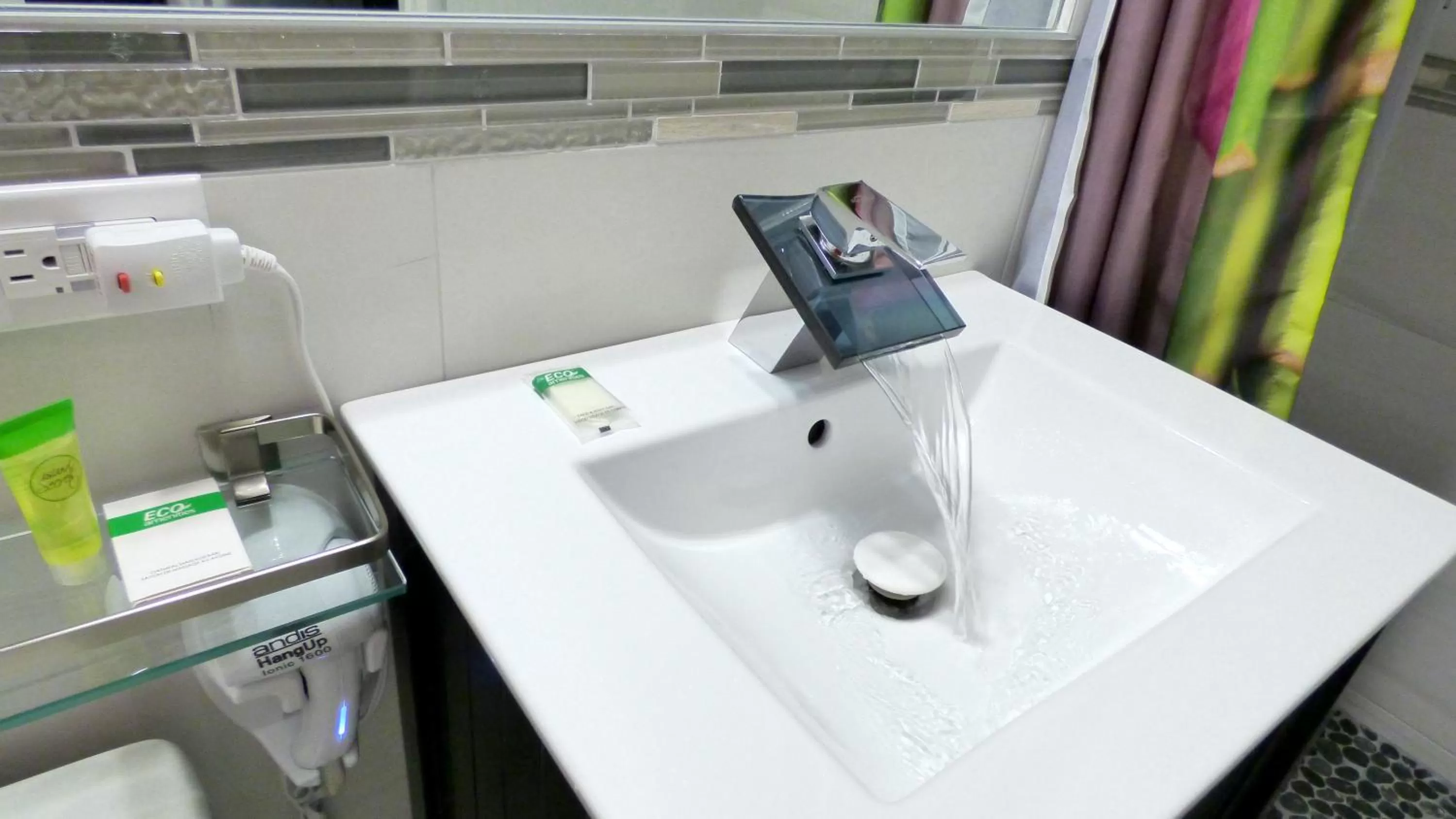 Bathroom in Beach One Bedroom Suite A20