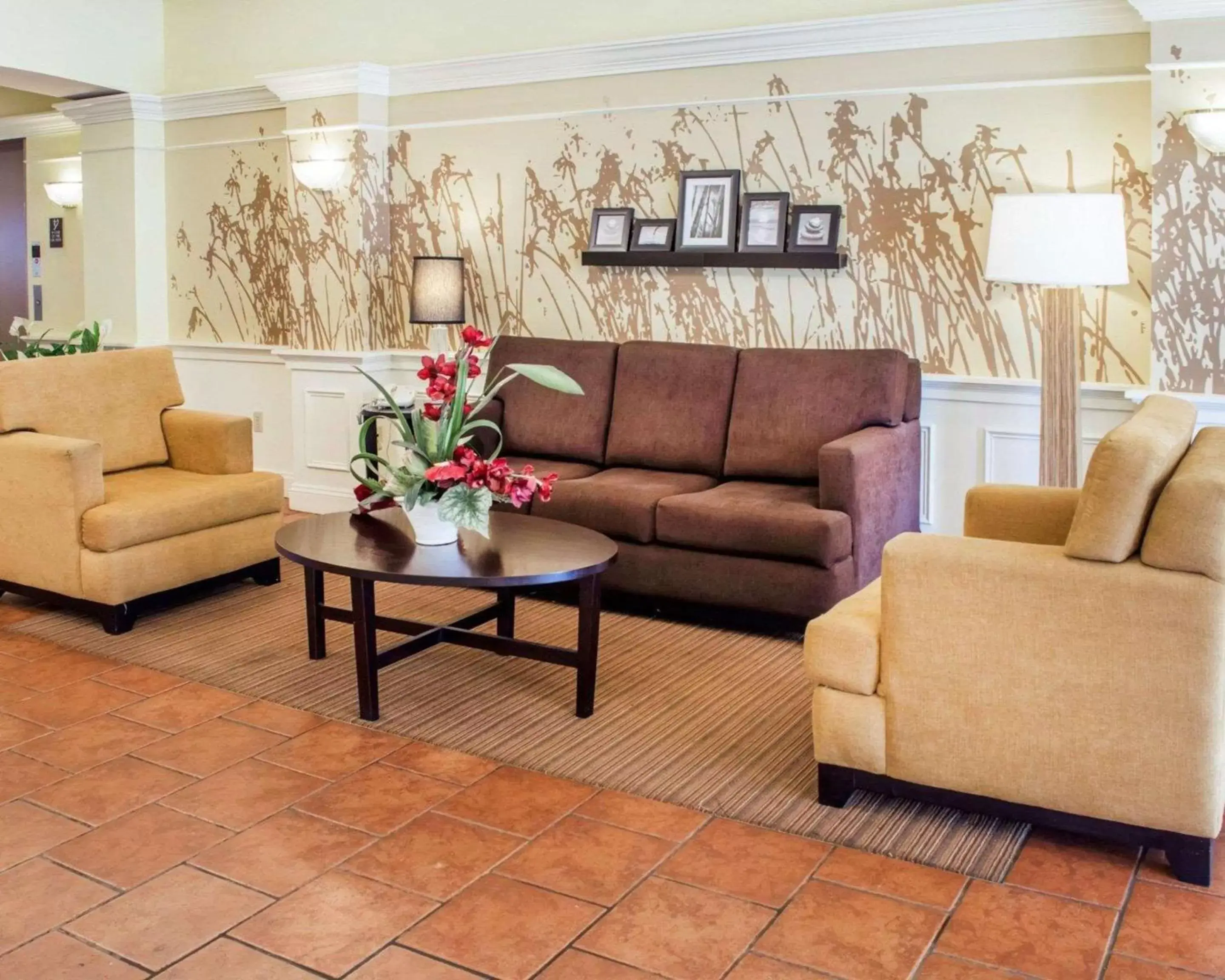 Lobby or reception, Seating Area in Wingate by Wyndham Dublin Near Claytor Lake State Park