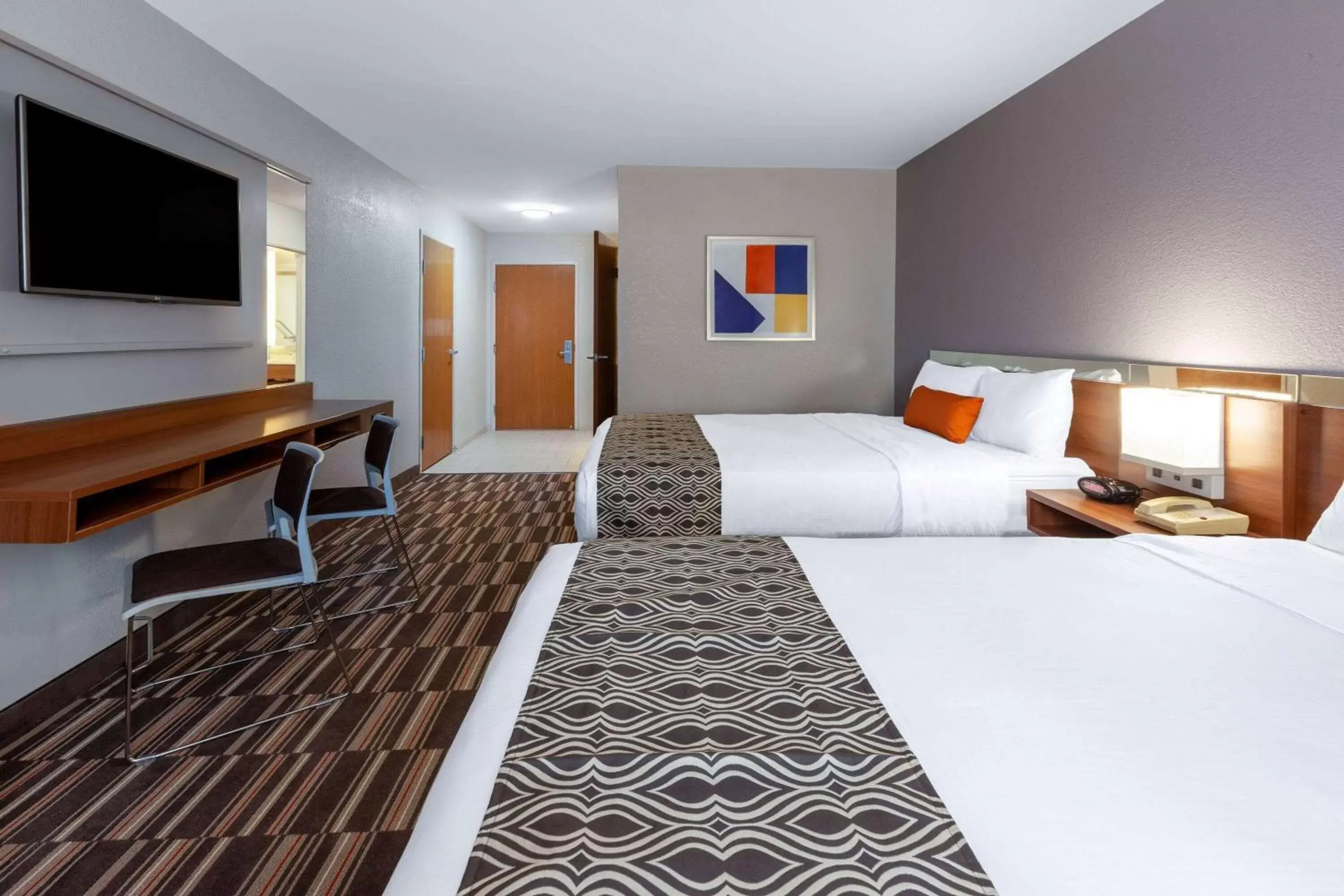 Photo of the whole room, Bed in Microtel Inn & Suites by Wyndham Sunbury - Columbus North