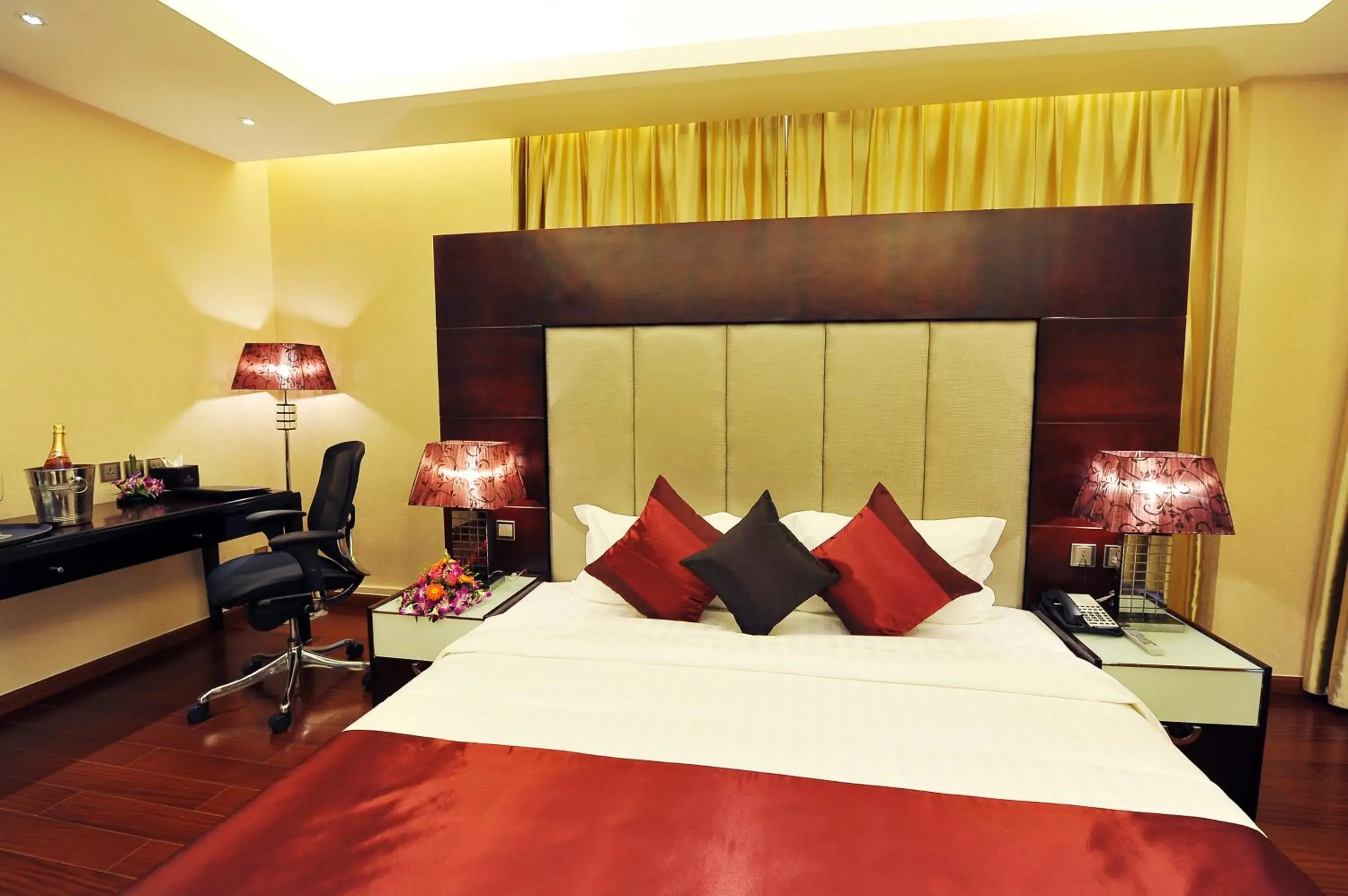 Seating area, Bed in Dara Airport Hotel