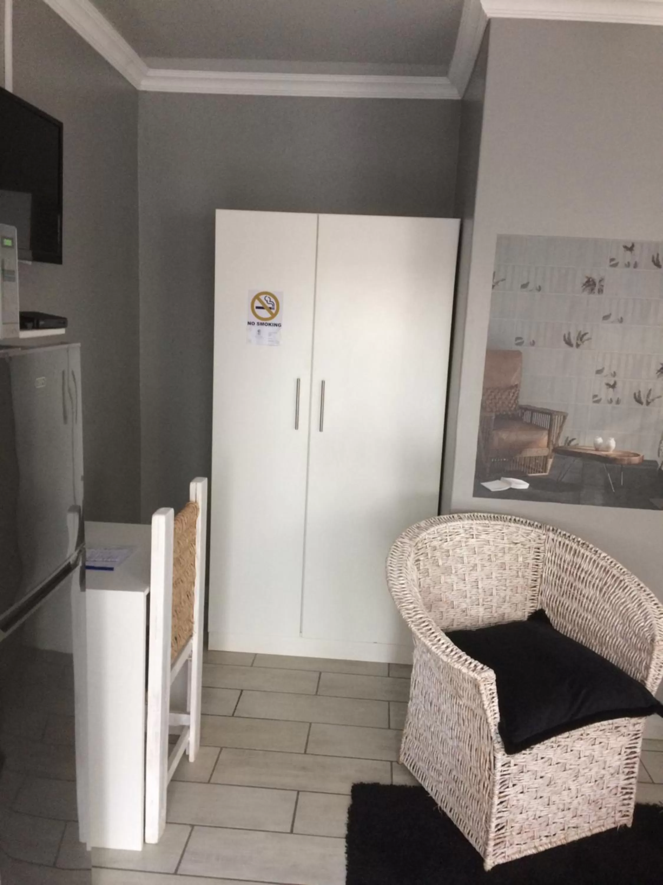 Seating area in B&B 464 on 22nd Ave