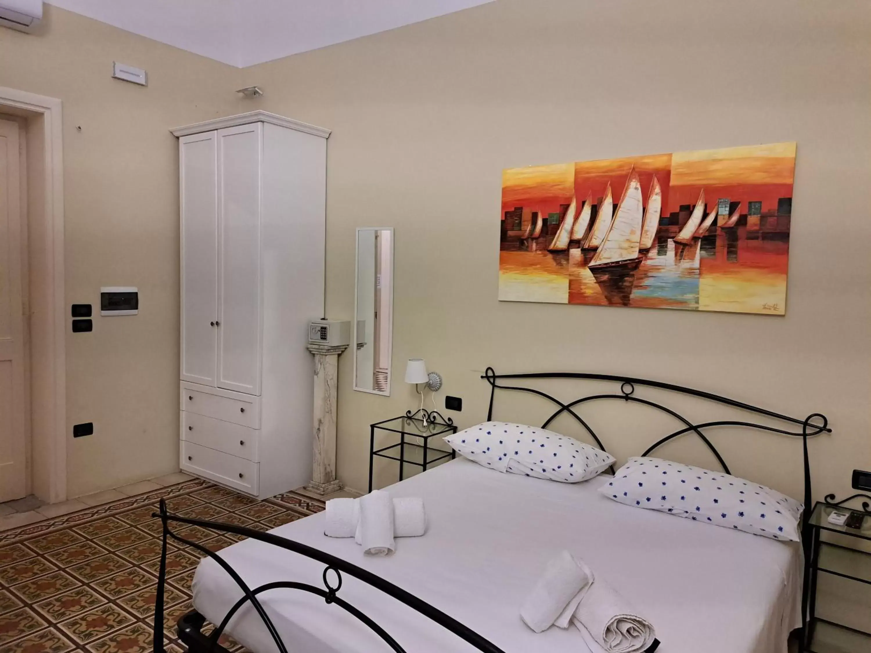 Bedroom, Bed in iLCastellano - Suites & Apartments