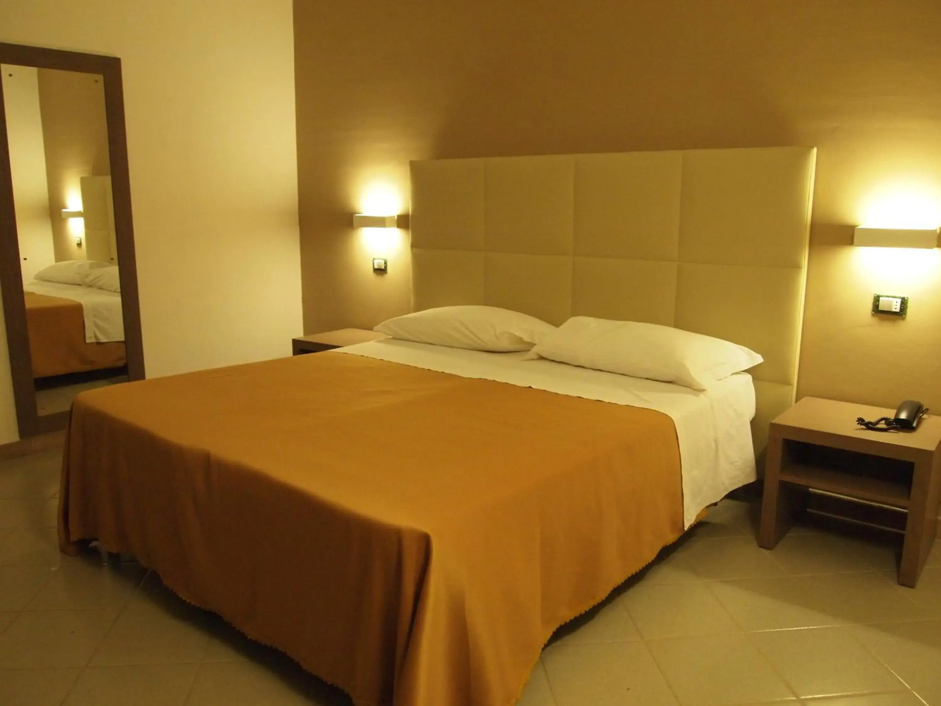 Bedroom, Bed in Hotel Moderno