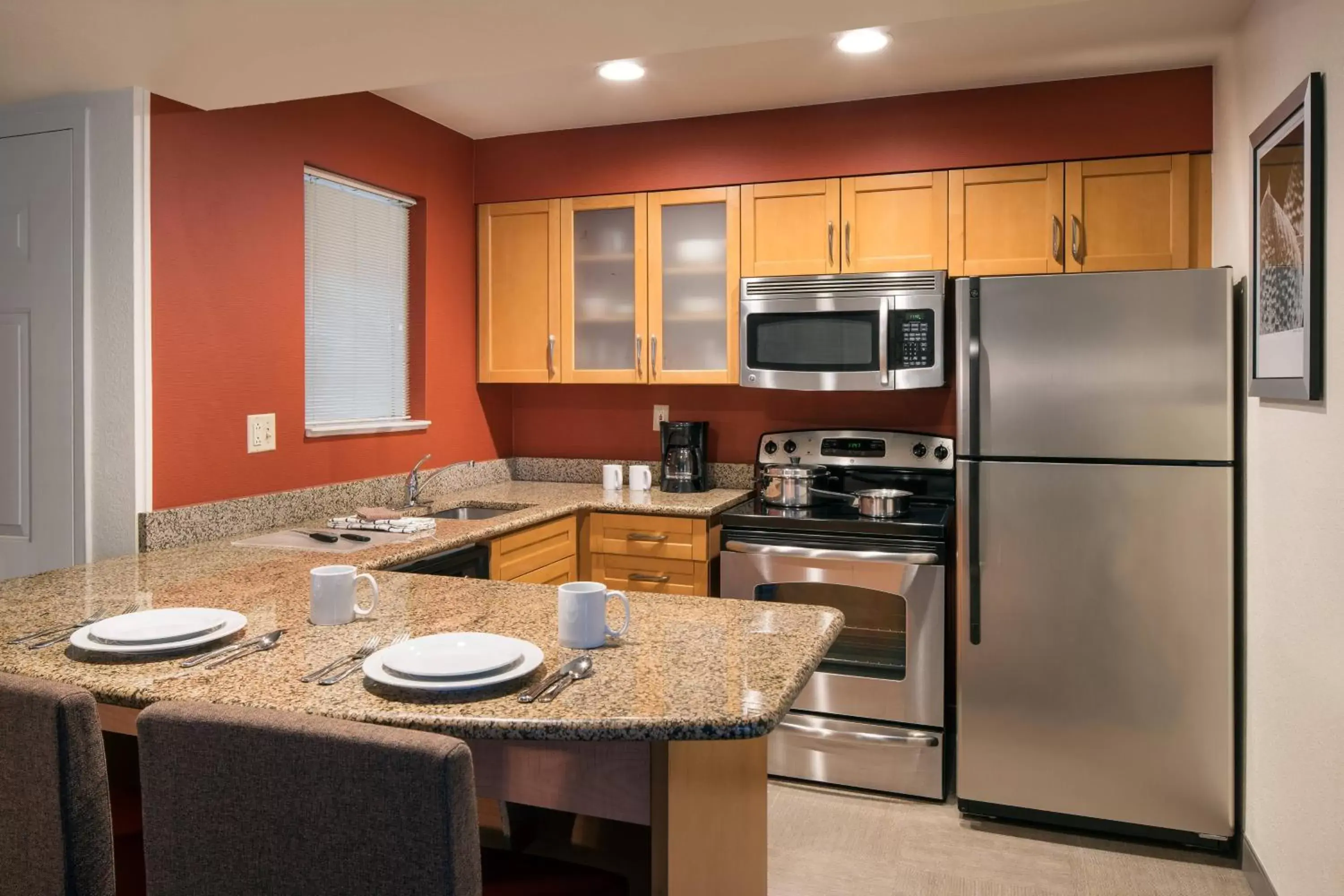 Bedroom, Kitchen/Kitchenette in Residence Inn Pleasant Hill Concord