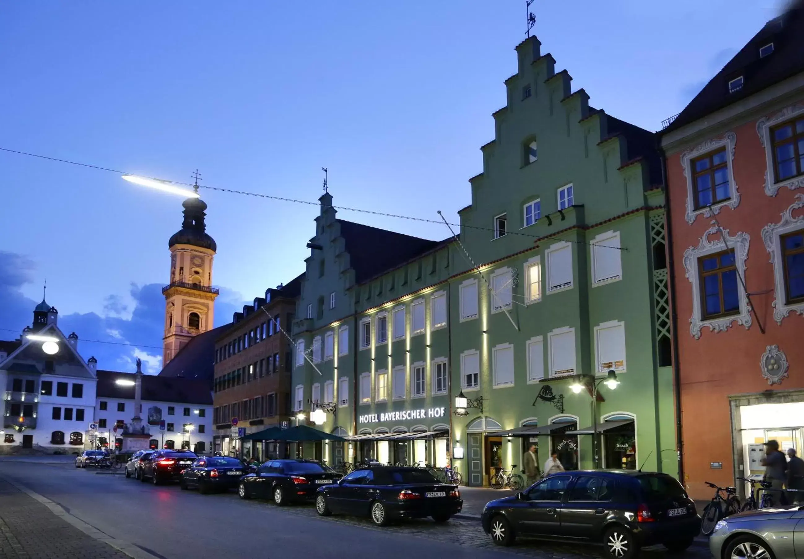 Facade/entrance, Property Building in Bayerischer Hof