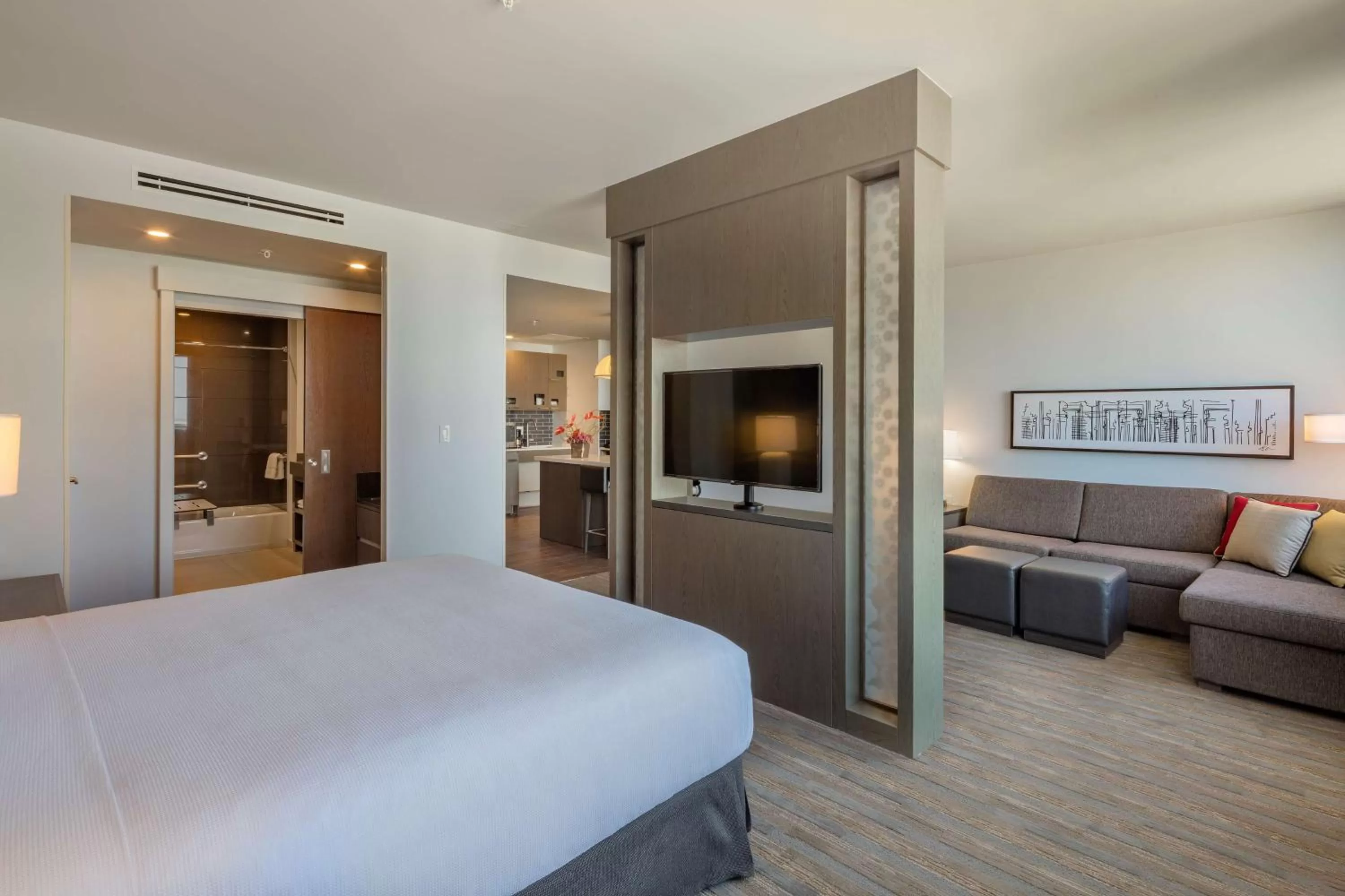 Photo of the whole room, Bed in Hyatt House Mexico City Santa Fe