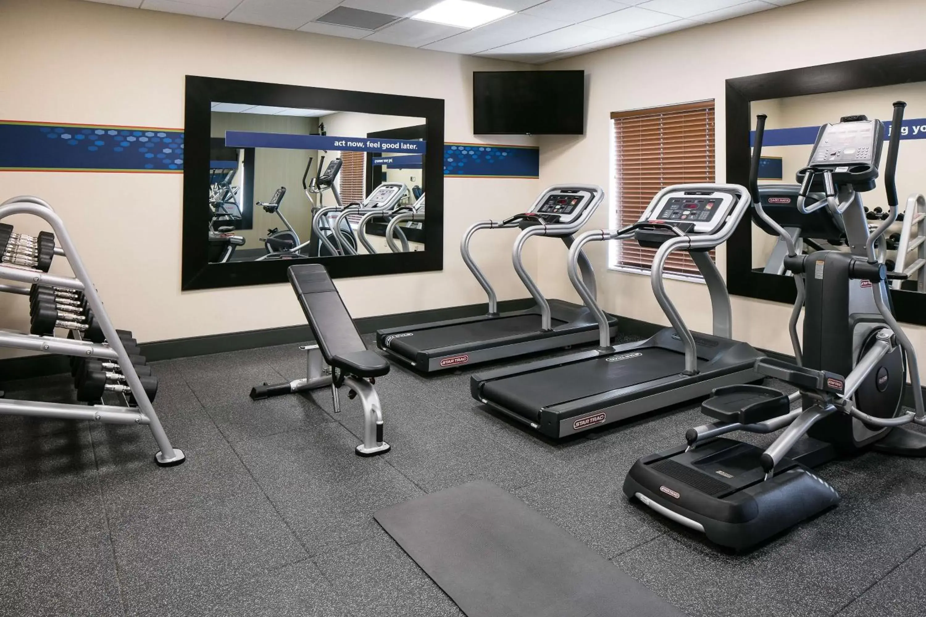 Fitness centre/facilities, Fitness Center/Facilities in Hampton Inn & Suites Mason City, IA