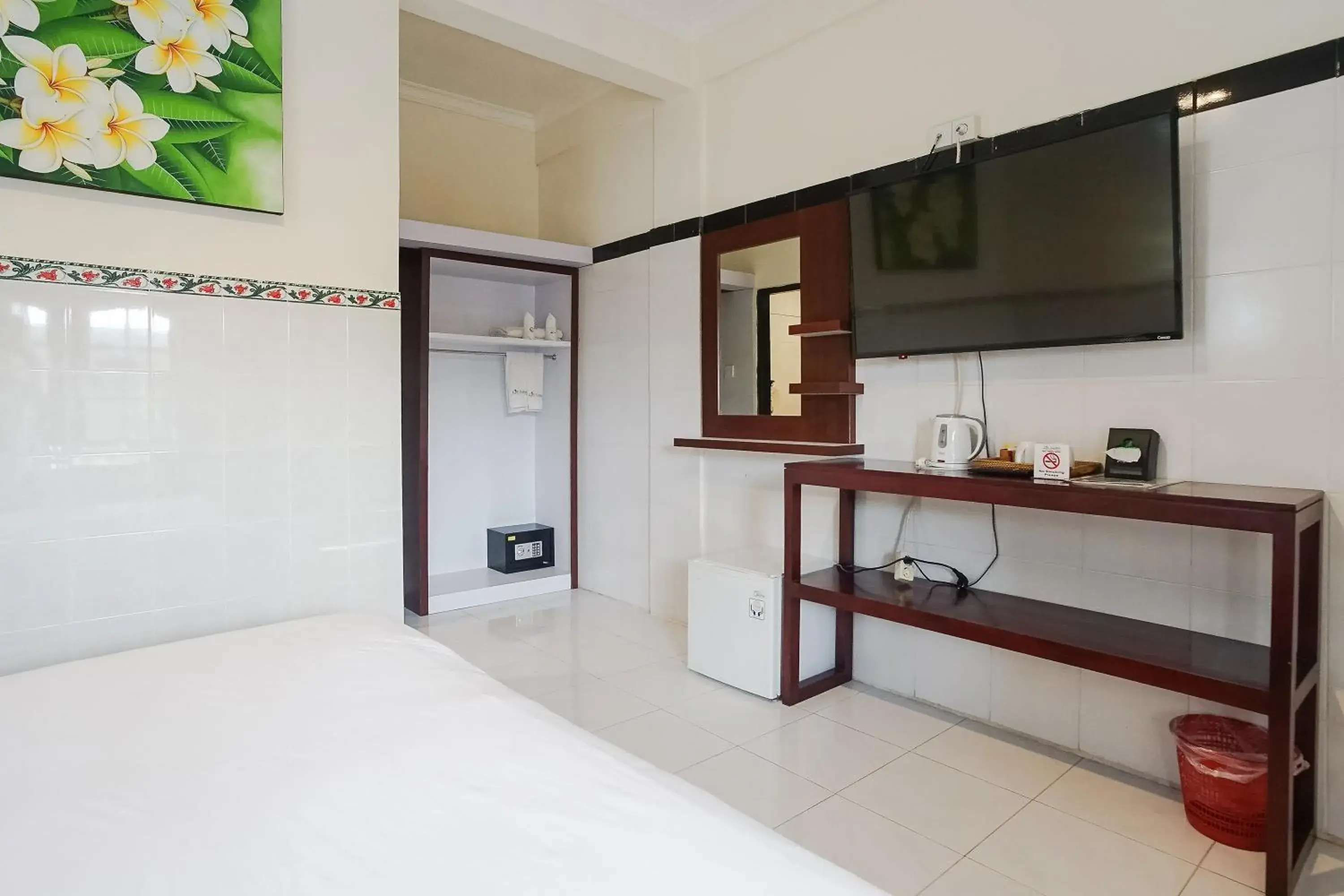 Bed, Bathroom in City Garden Bali Dwipa Hotel