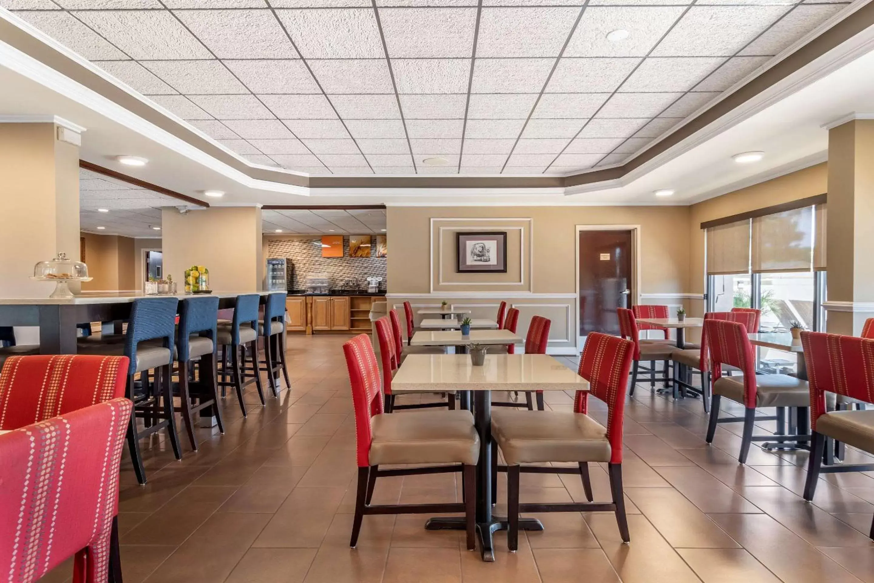 Restaurant/Places to Eat in Comfort Inn & Suites Athens