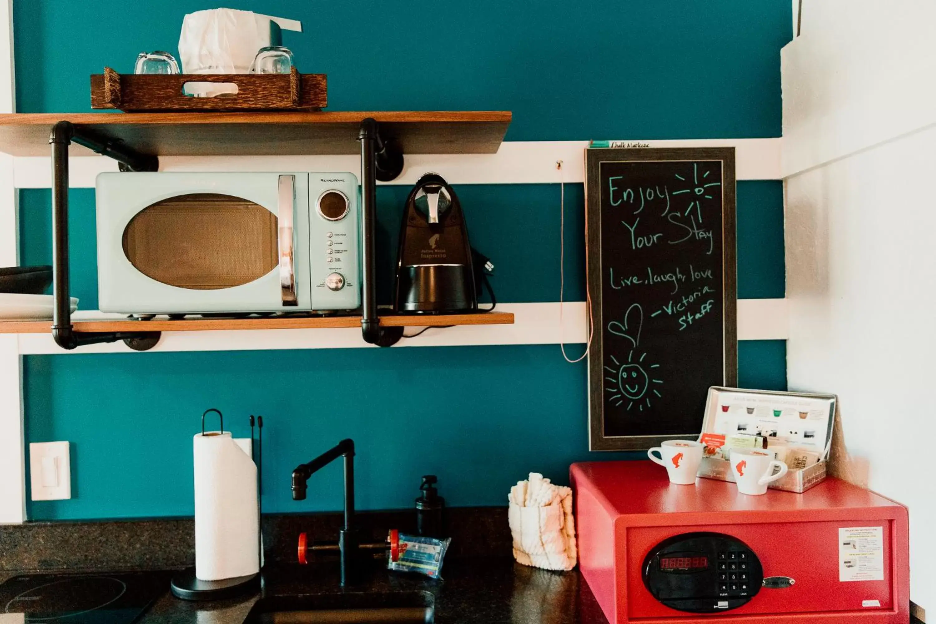 Kitchen or kitchenette, Kitchen/Kitchenette in The Saint Hotel