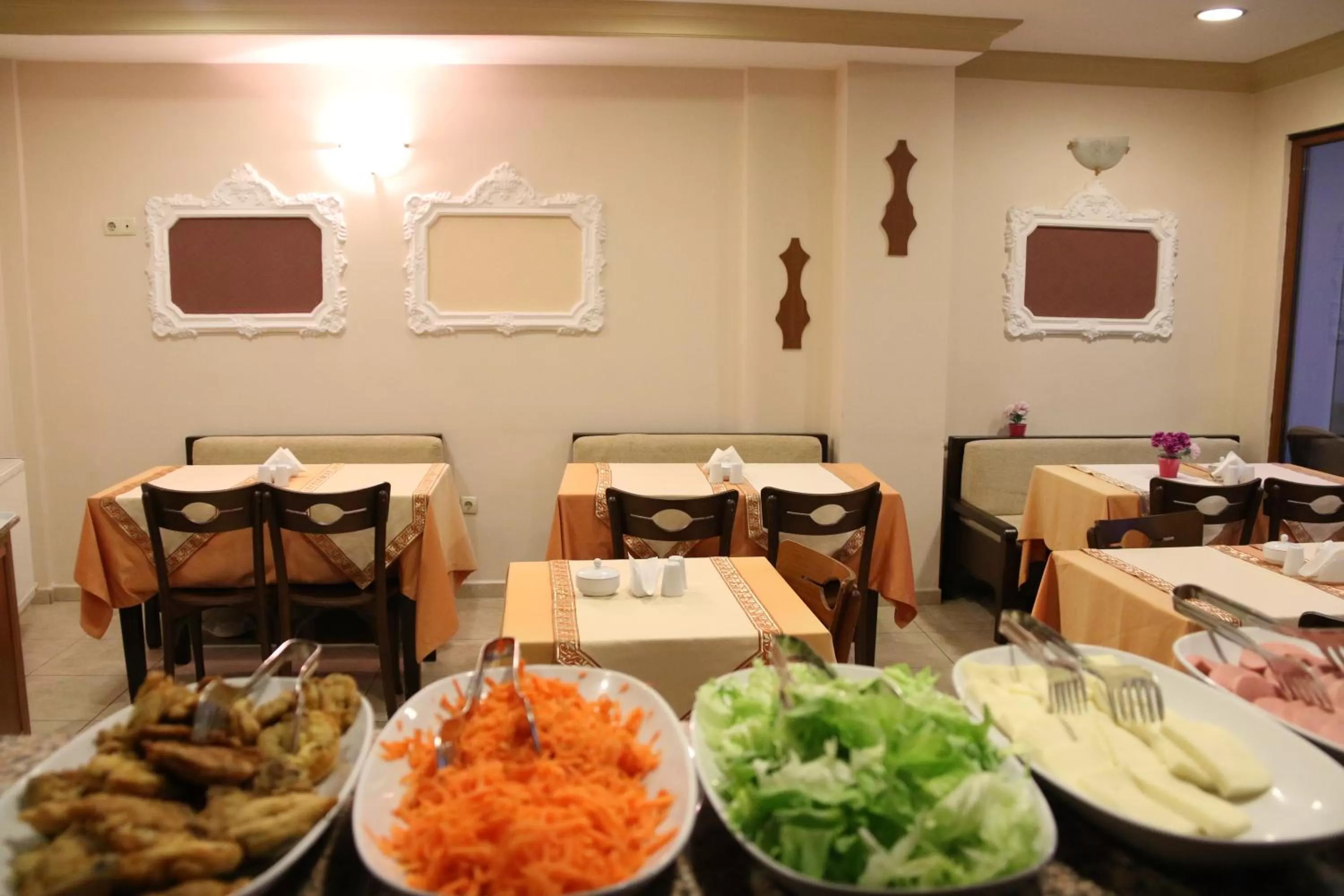 Food in Grand Peninsula Hotel