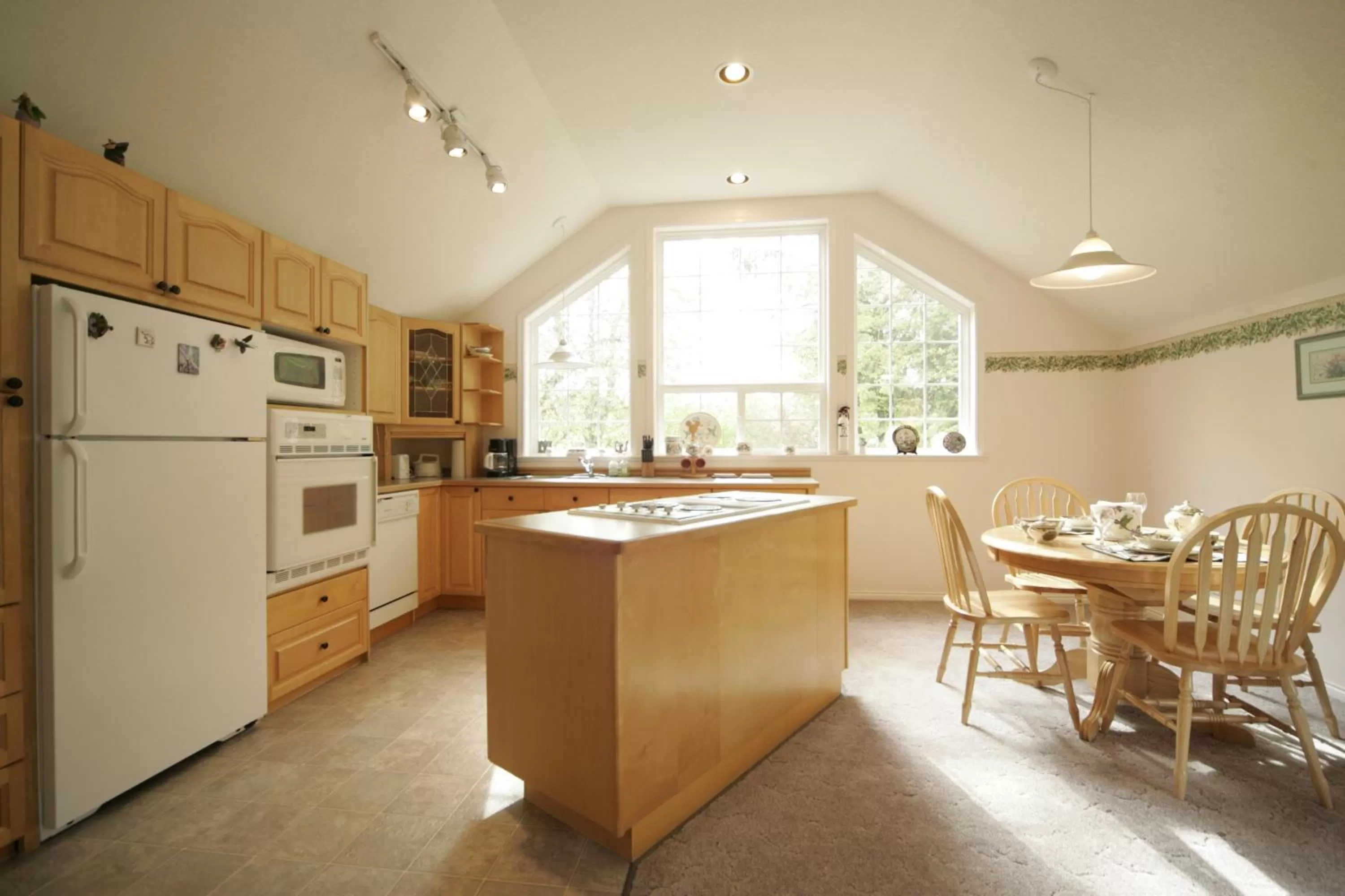 Kitchen or kitchenette, Kitchen/Kitchenette in Hummingbird Guesthouse