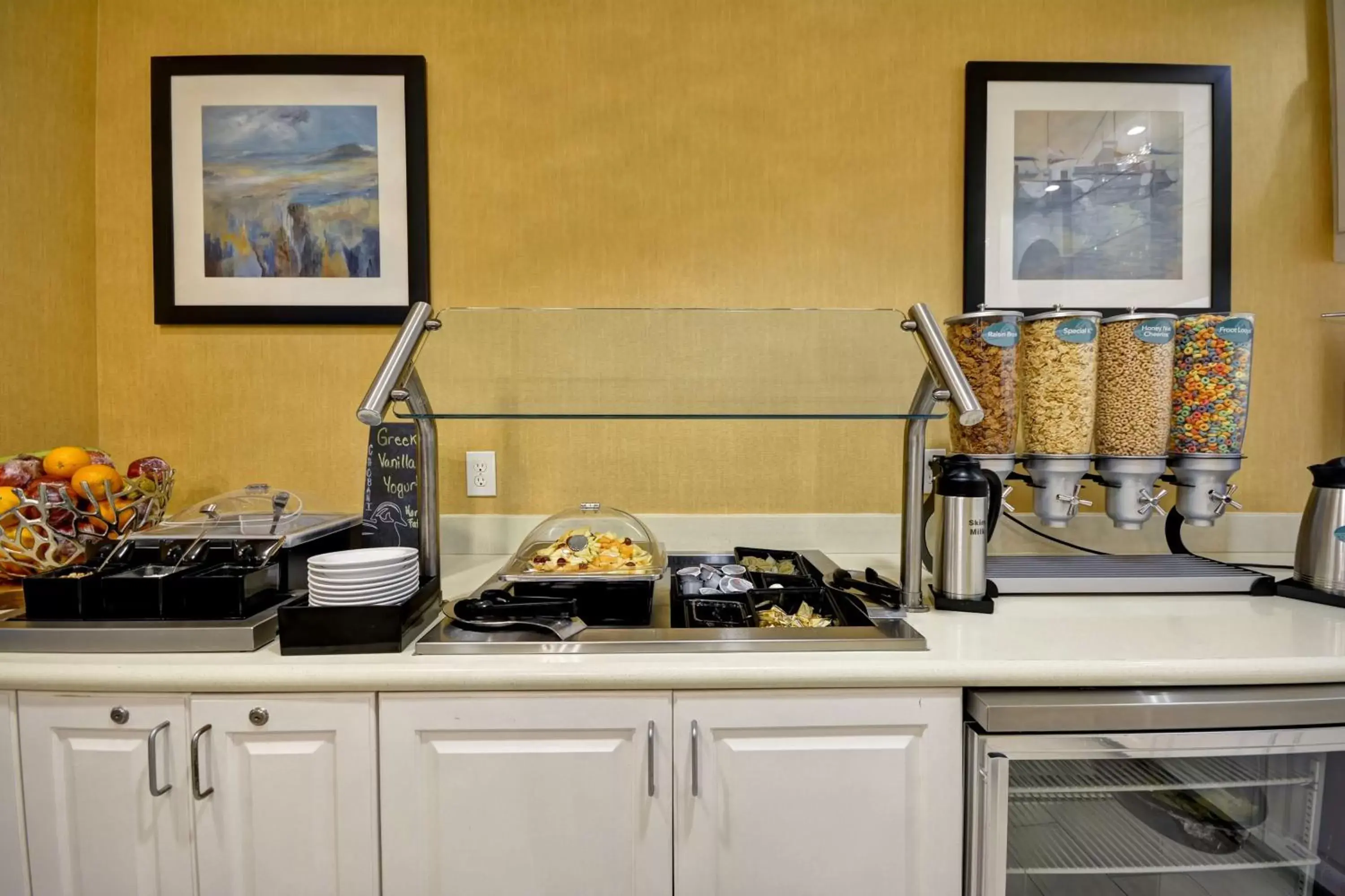 Breakfast, Kitchen/Kitchenette in Homewood Suites by Hilton Wilmington/Mayfaire, NC