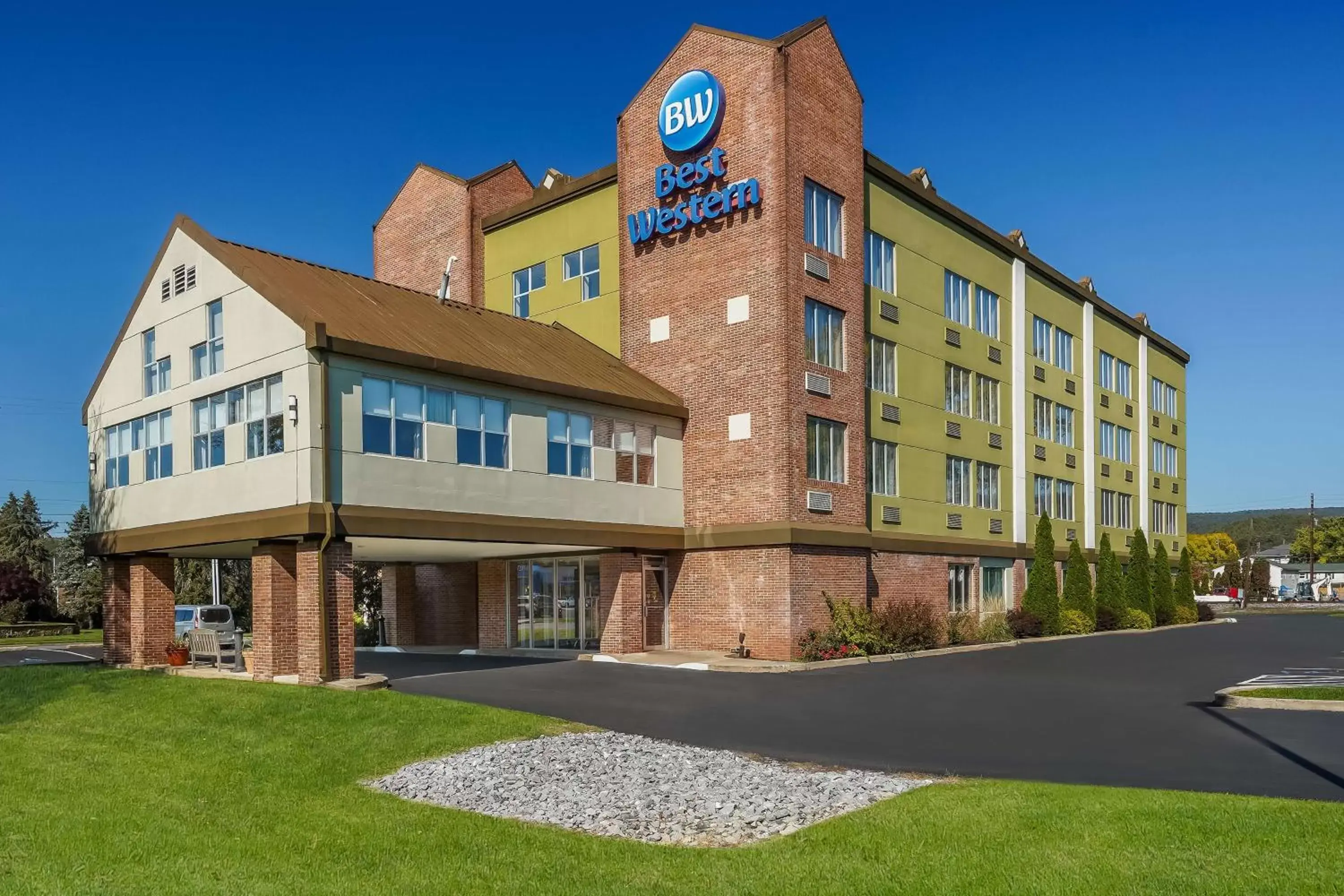 Property Building in Best Western Lock Haven