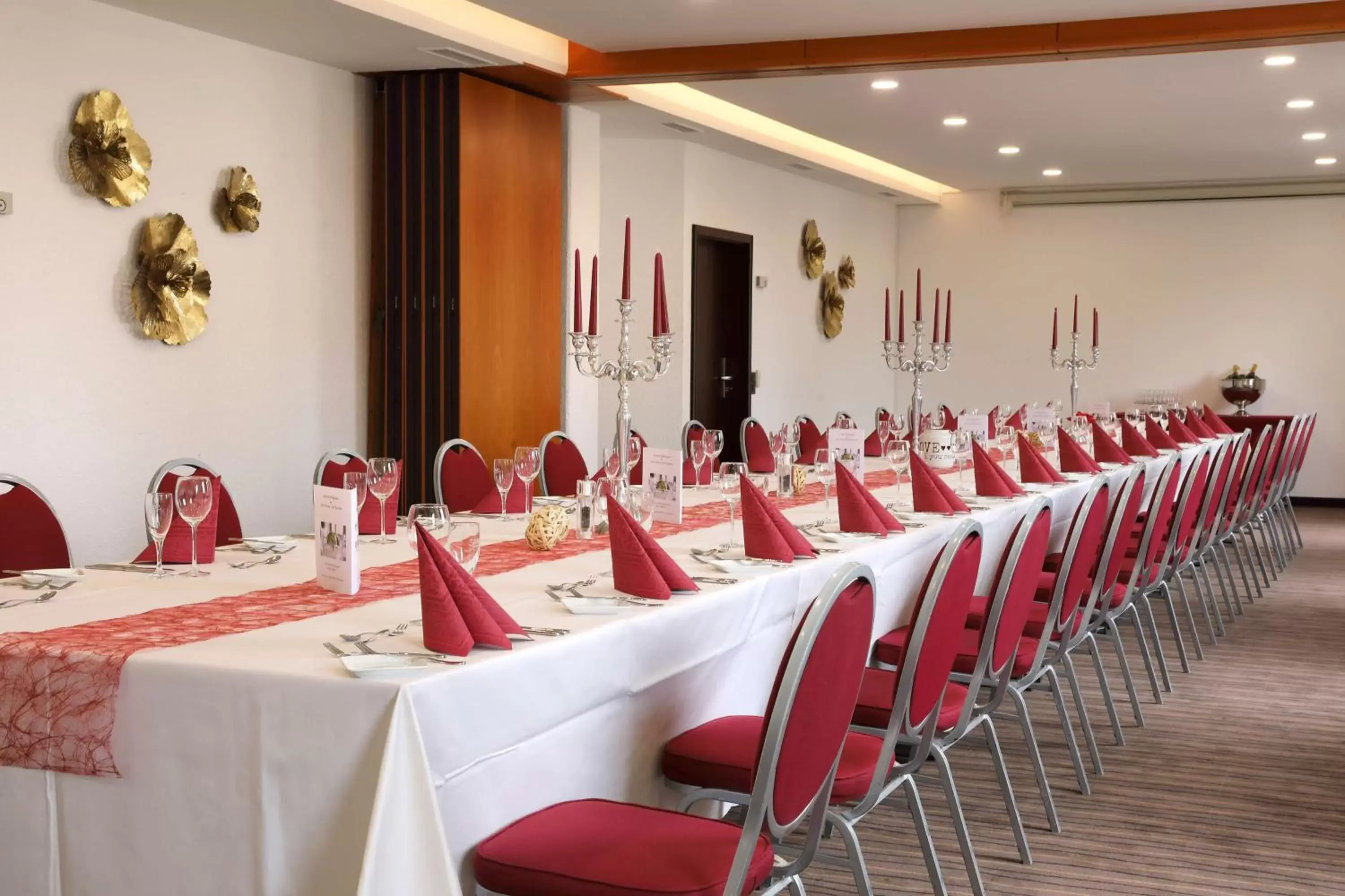 On site, Restaurant/Places to Eat in Best Western Hotel Rosenau