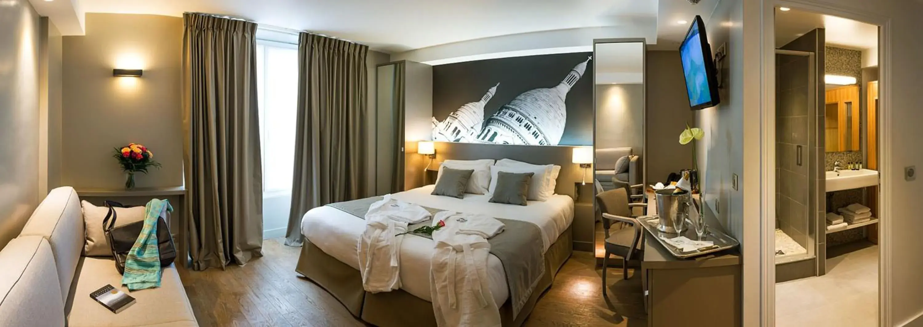 Deluxe Room in Midnight Hotel Paris