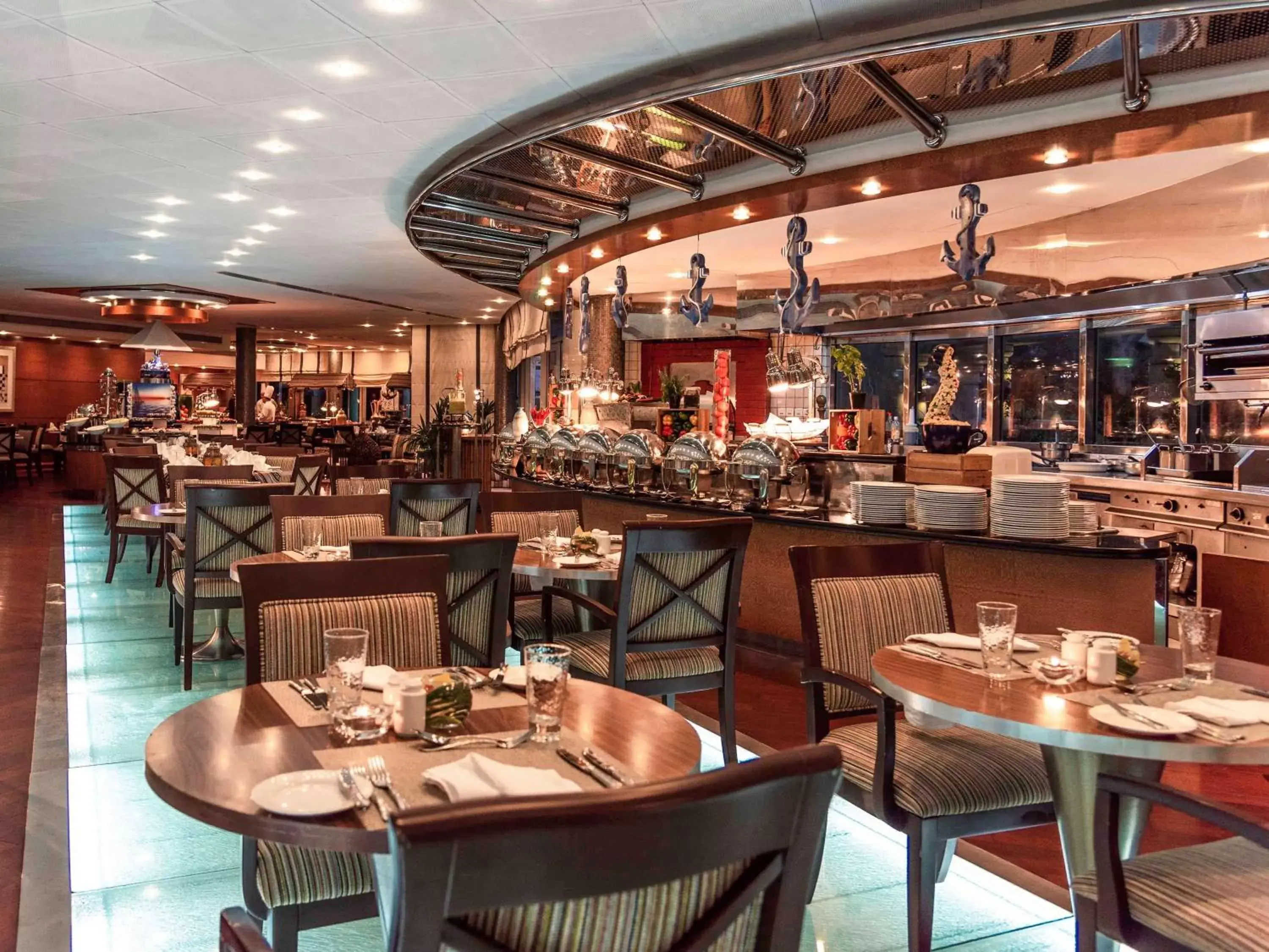 Property building, Restaurant/Places to Eat in Swissôtel Al Murooj Dubai