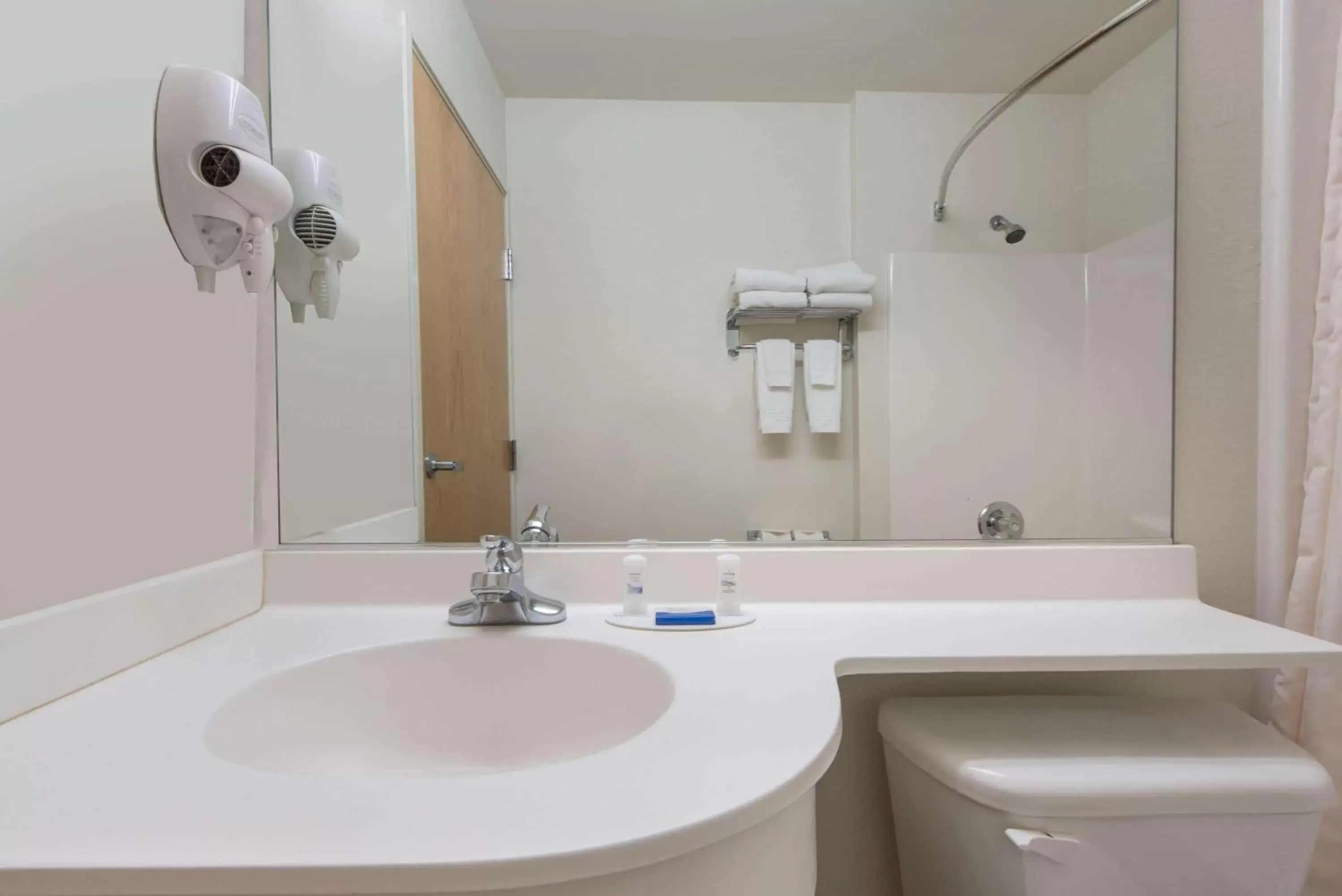 Bathroom in Microtel Inn & Suites by Wyndham Altus