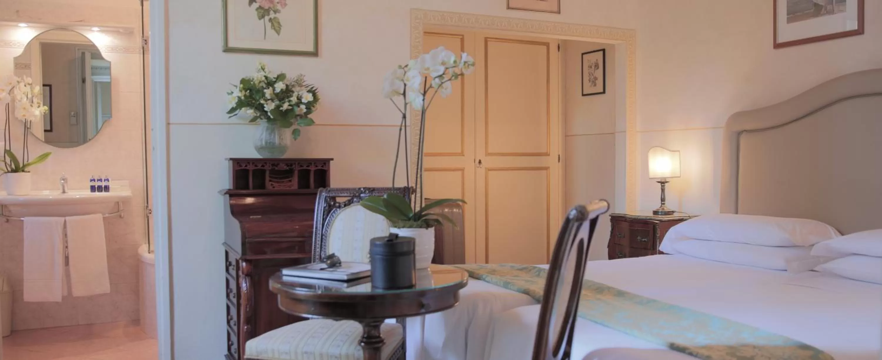 Photo of the whole room, Bed in Hotel Villa Liana