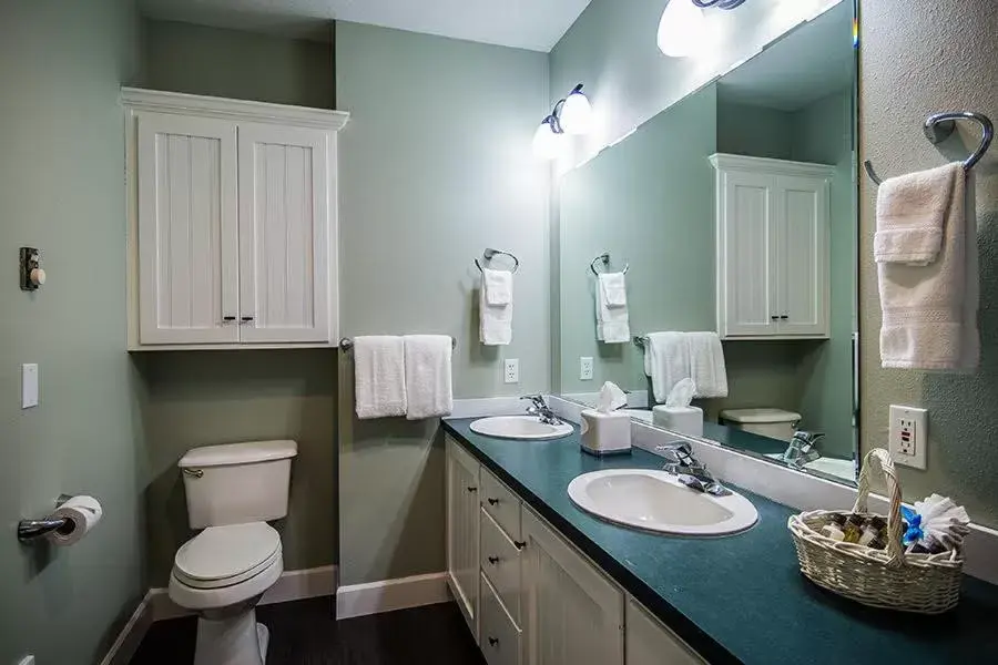 Bathroom in The Campbell House Inn