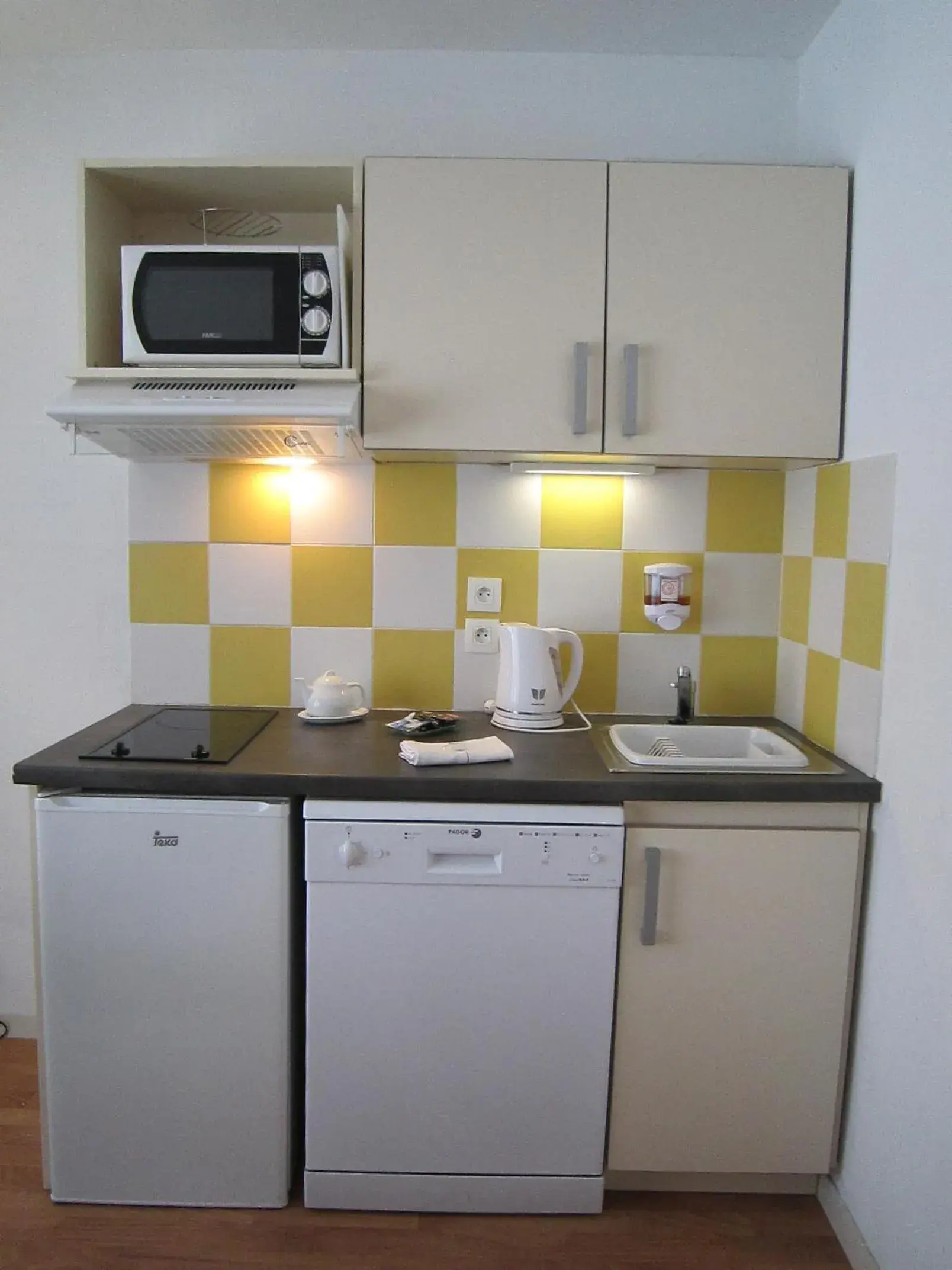 Kitchen or kitchenette, Kitchen/Kitchenette in Residhome Geneve Prevessin Le Carre d'Or