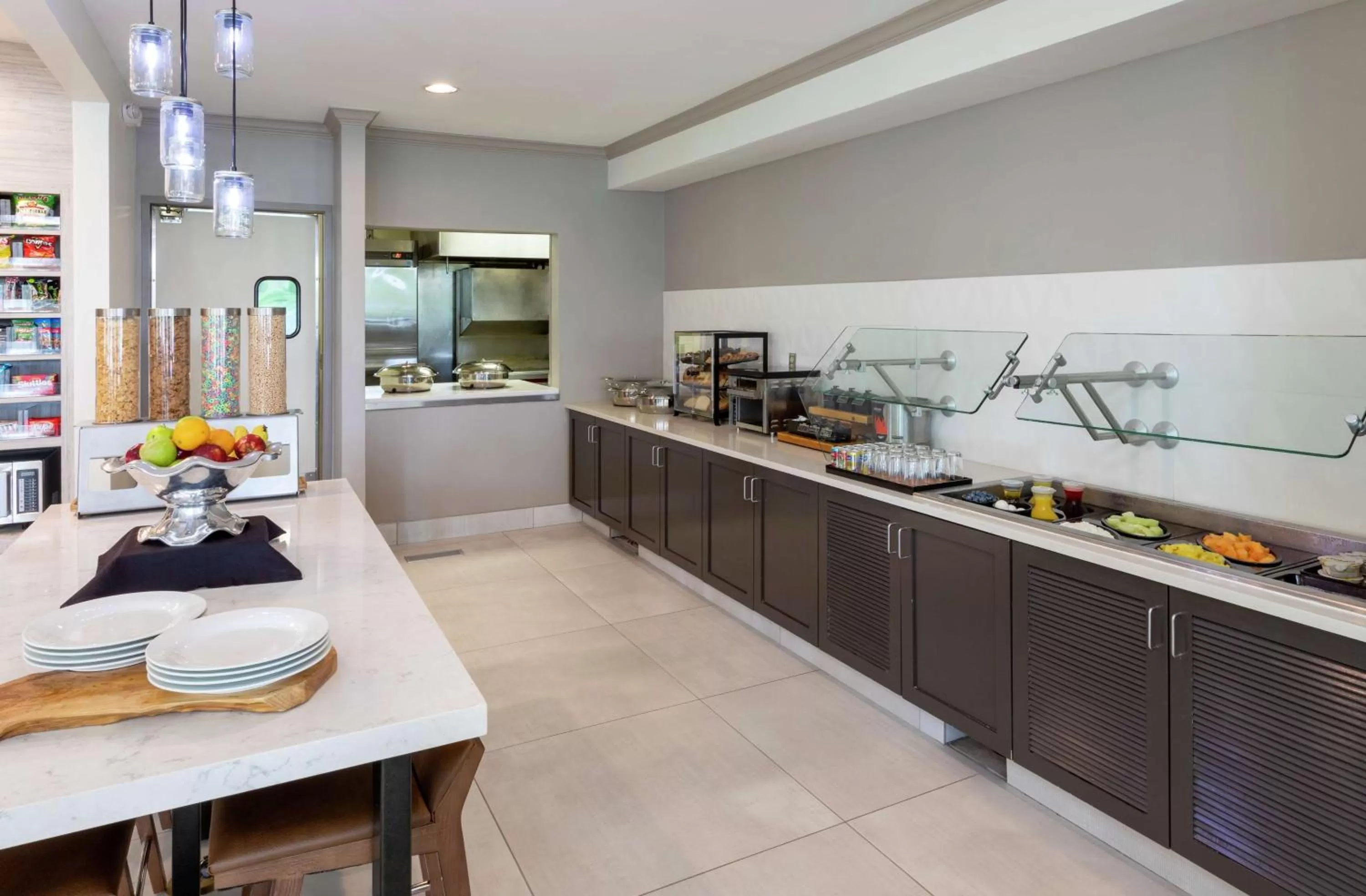 Breakfast in Hilton Garden Inn Minneapolis Saint Paul-Shoreview