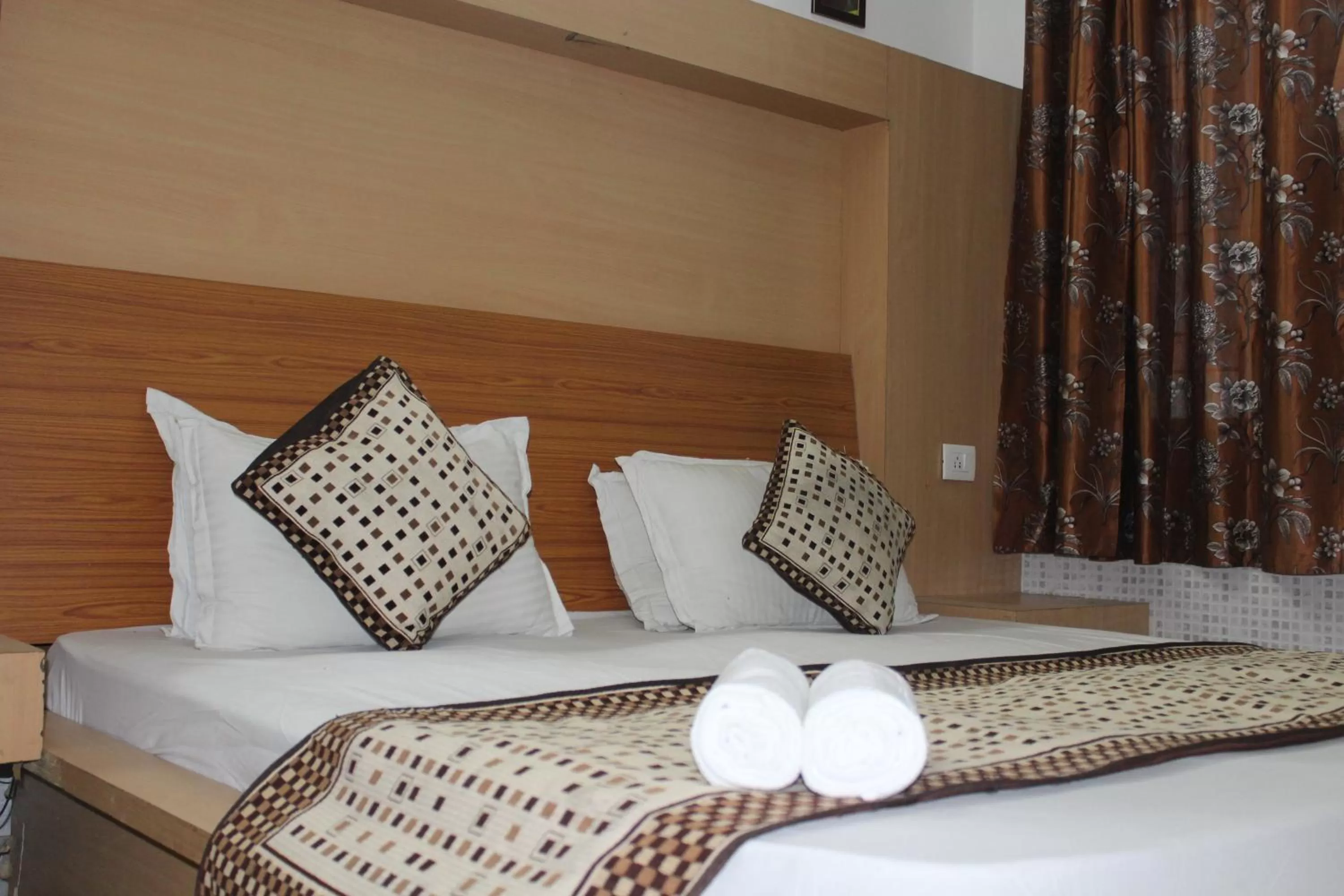 Bed in Trimrooms @ Katra Railway Station