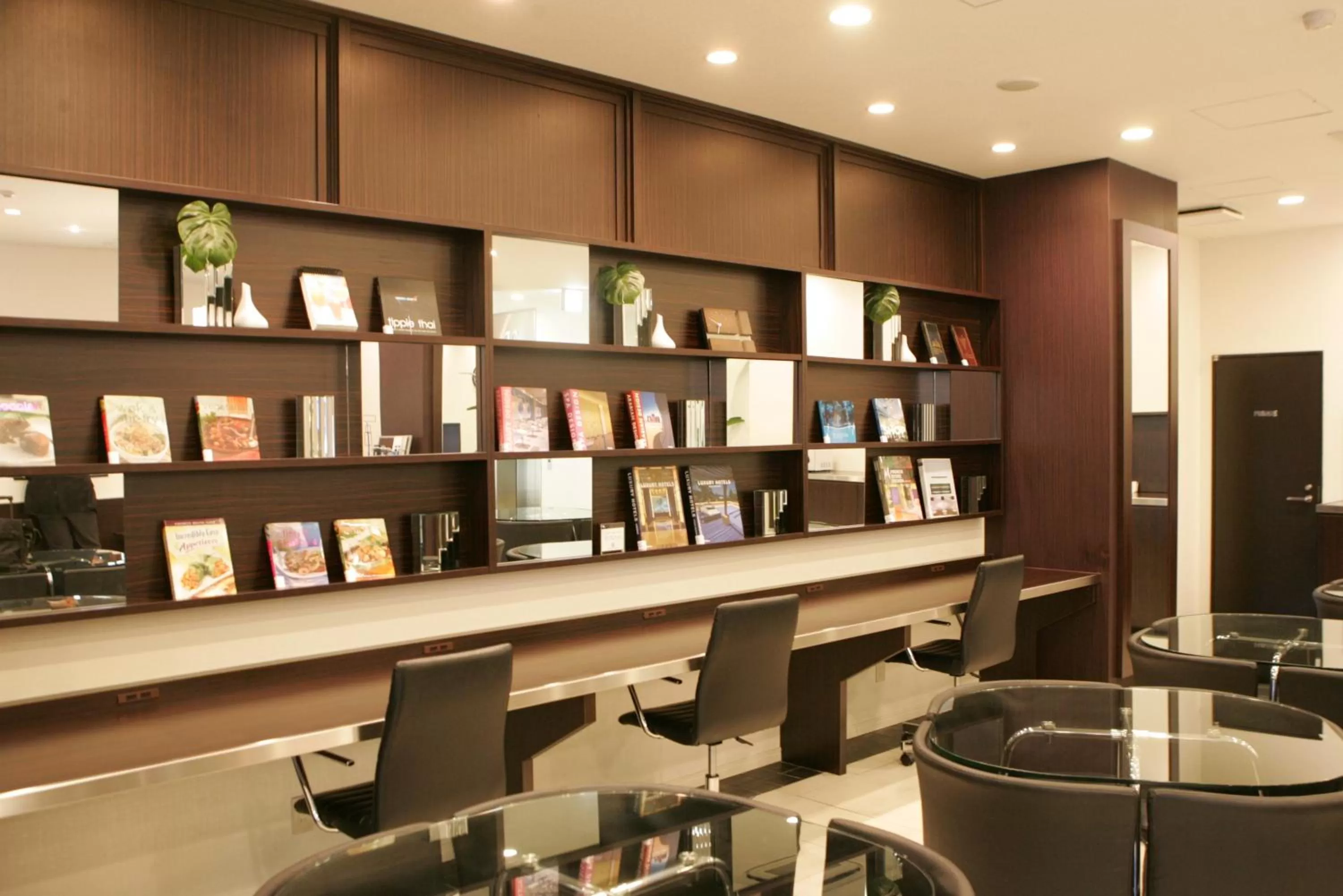 Lobby or reception in Green Rich Hotel Iwakuni Ekimae (Artificial hot spring Futamata Yunohana)