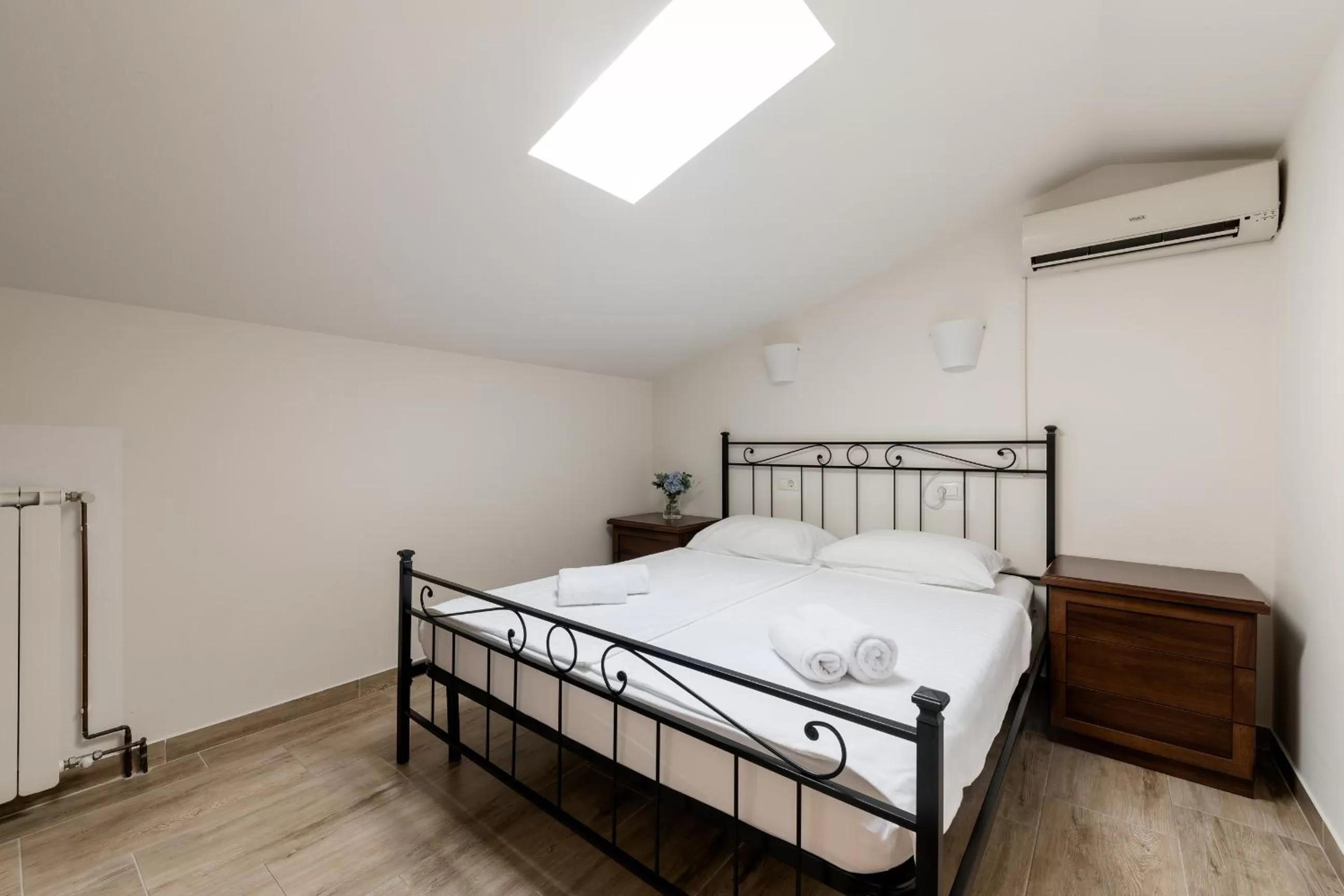 Photo of the whole room, Bed in Miracolo di Mare Retro