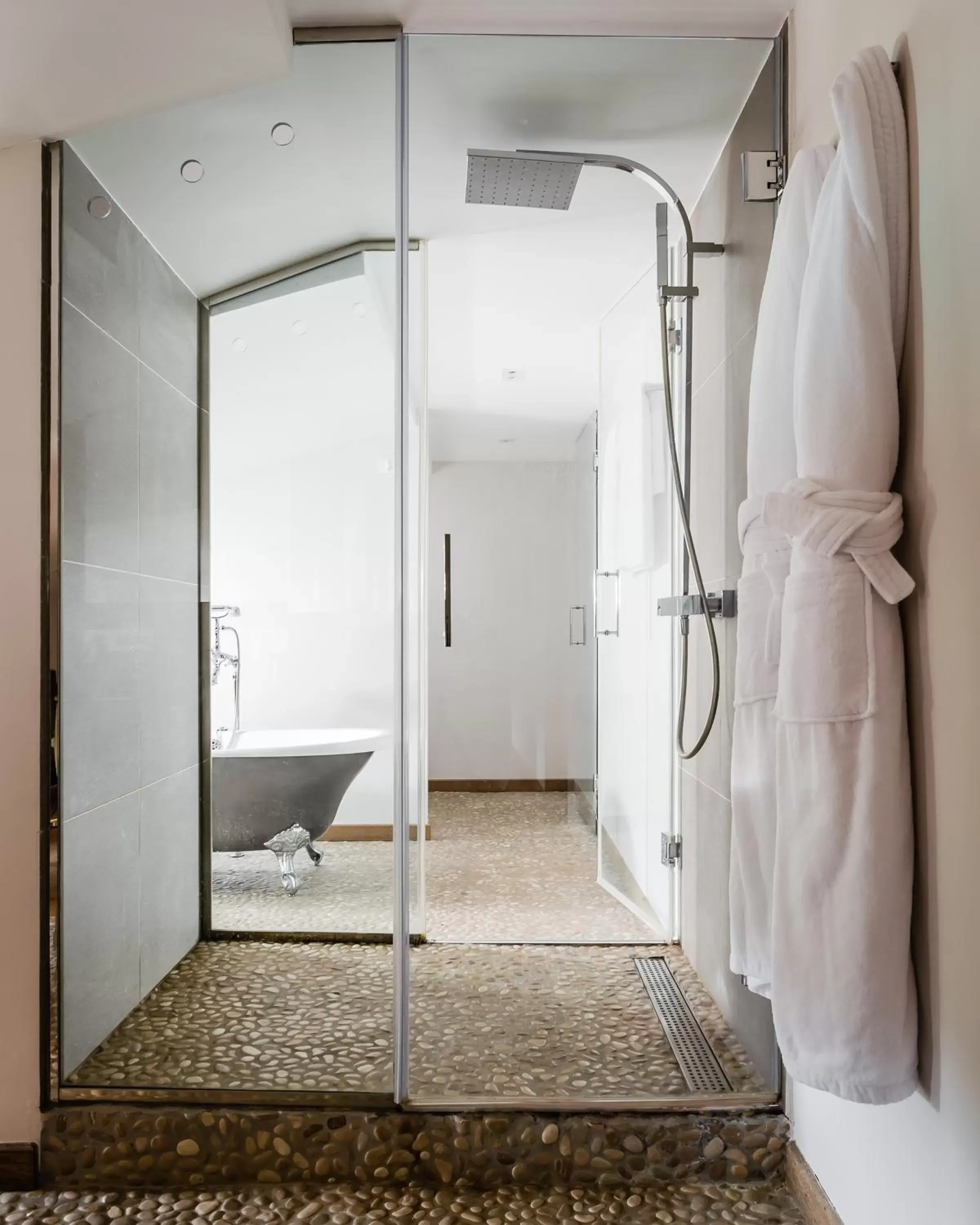 Shower, Bathroom in Sant Pere del Bosc Hotel & Spa