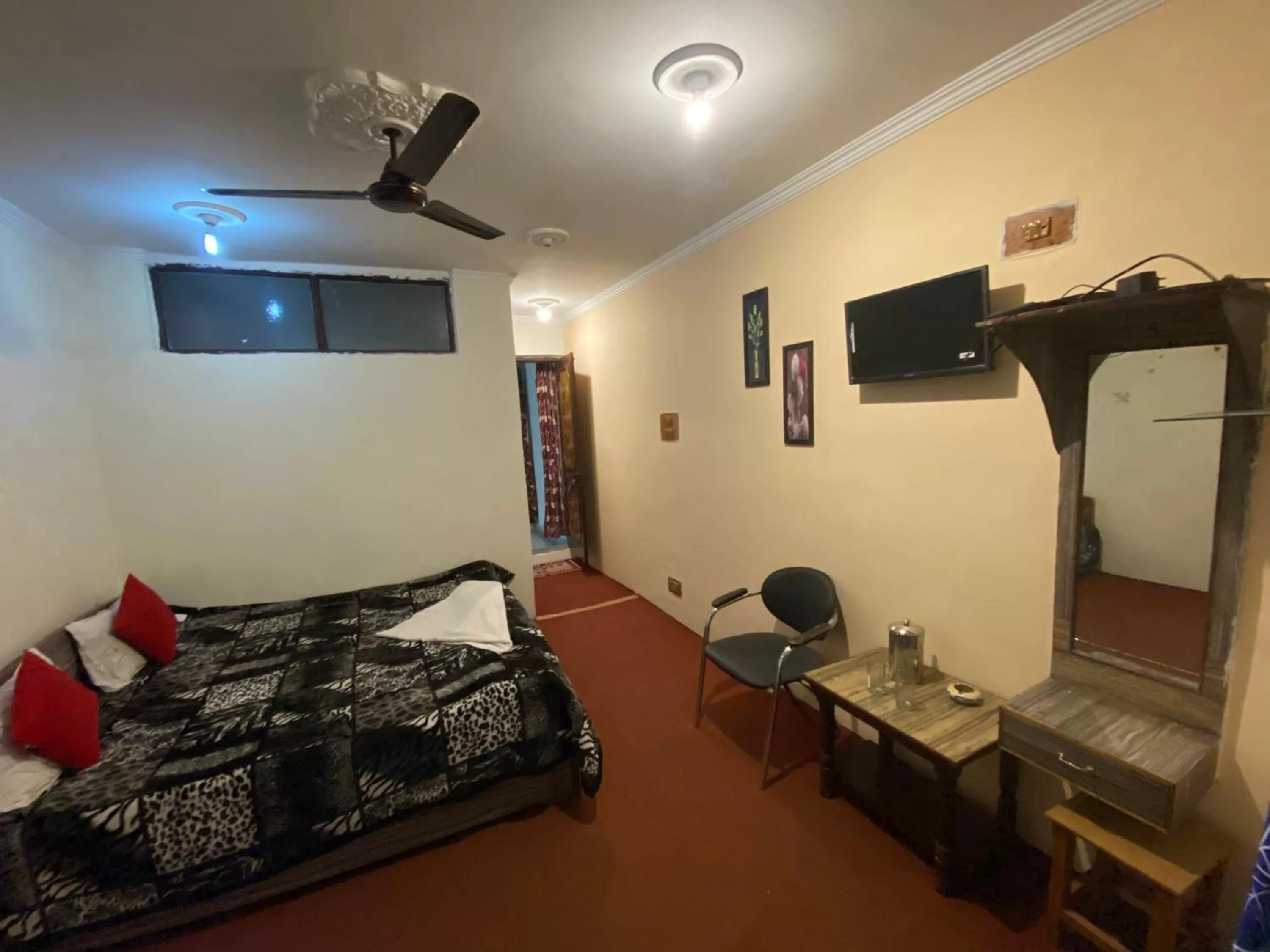 Bed in Hotel Young Mamta